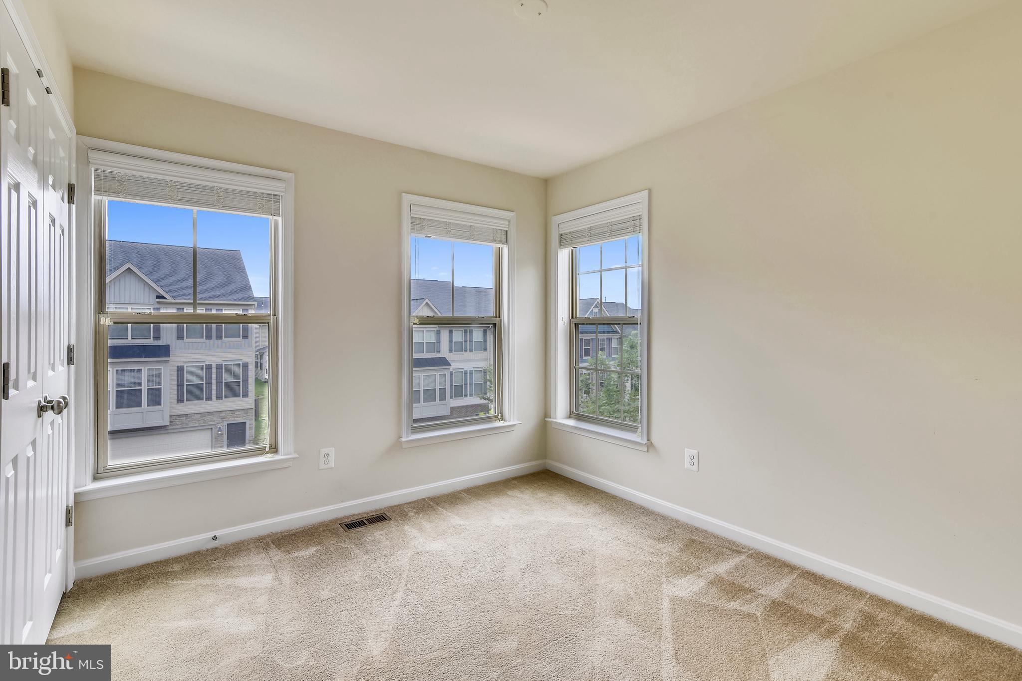 ALEXANDERS CHASE - Residential