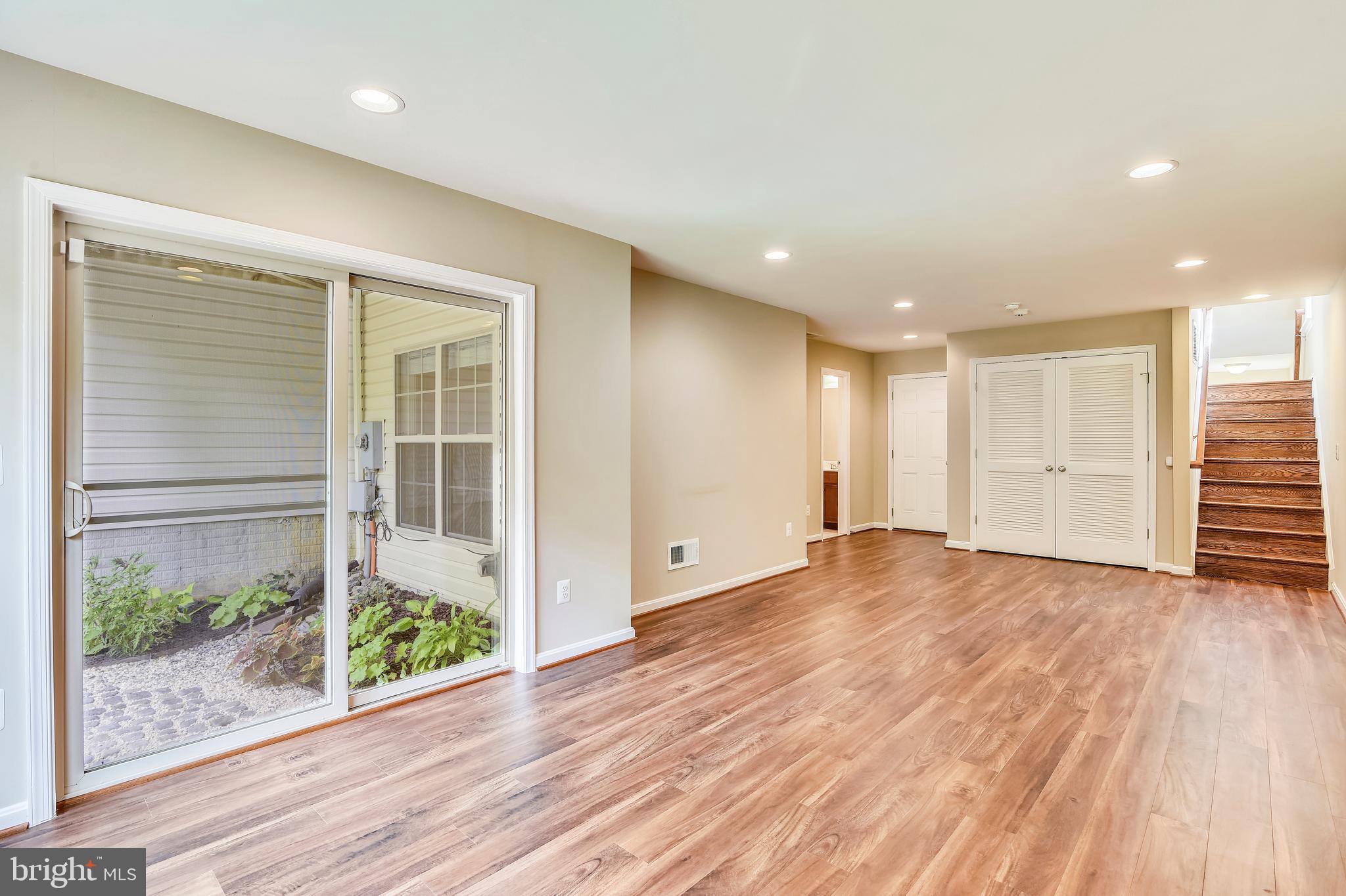 ALEXANDERS CHASE - Residential