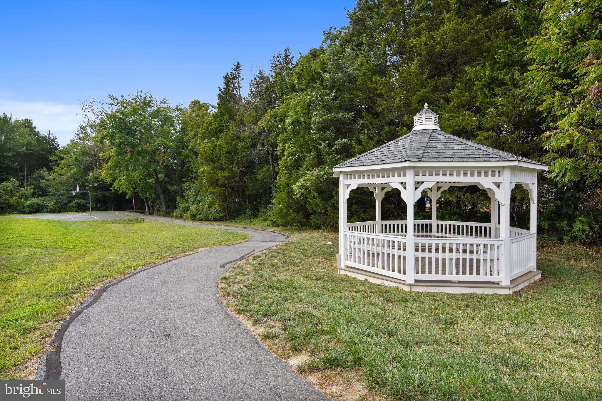 ALEXANDERS CHASE - Residential