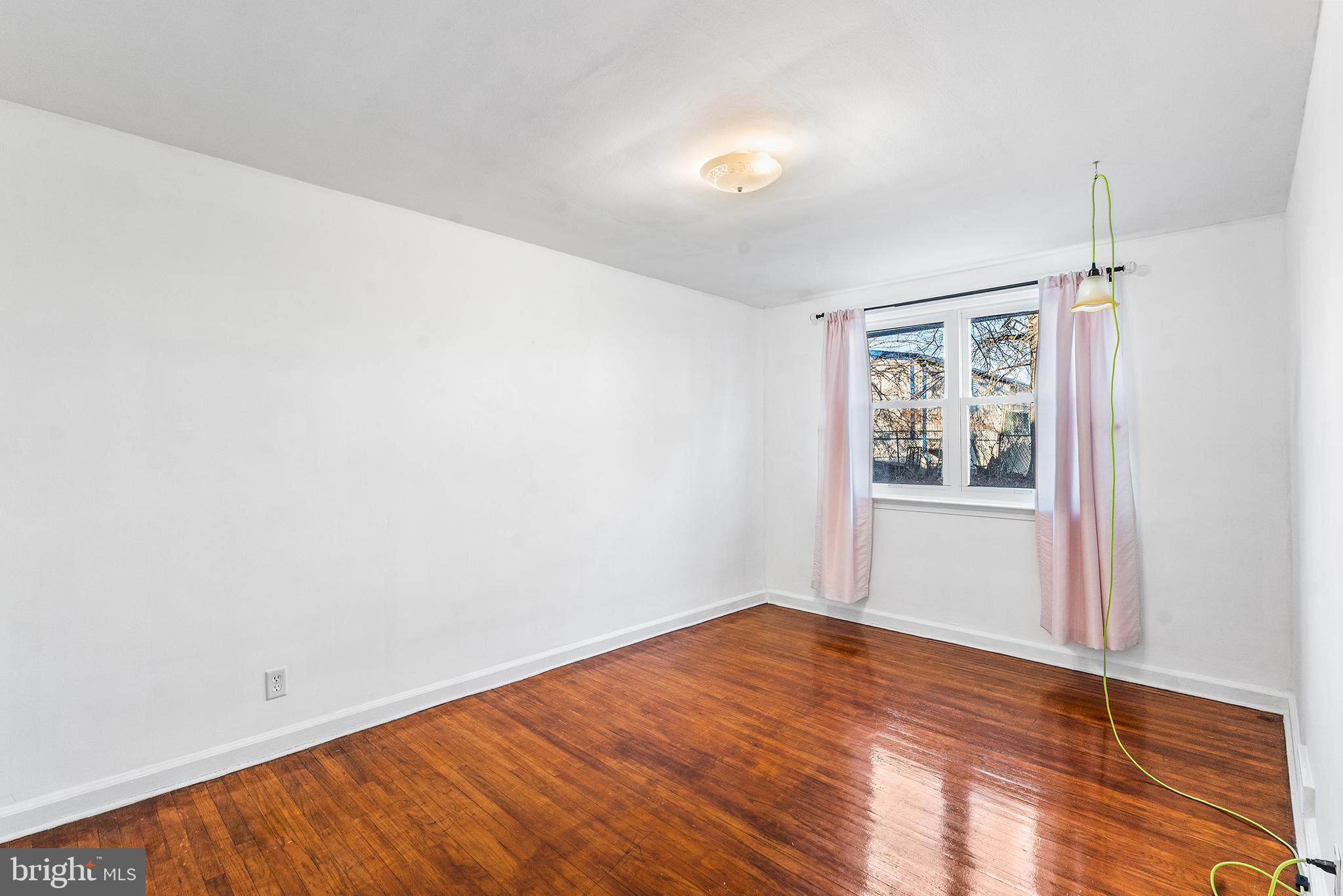 OXFORD CIRCLE - Residential Income