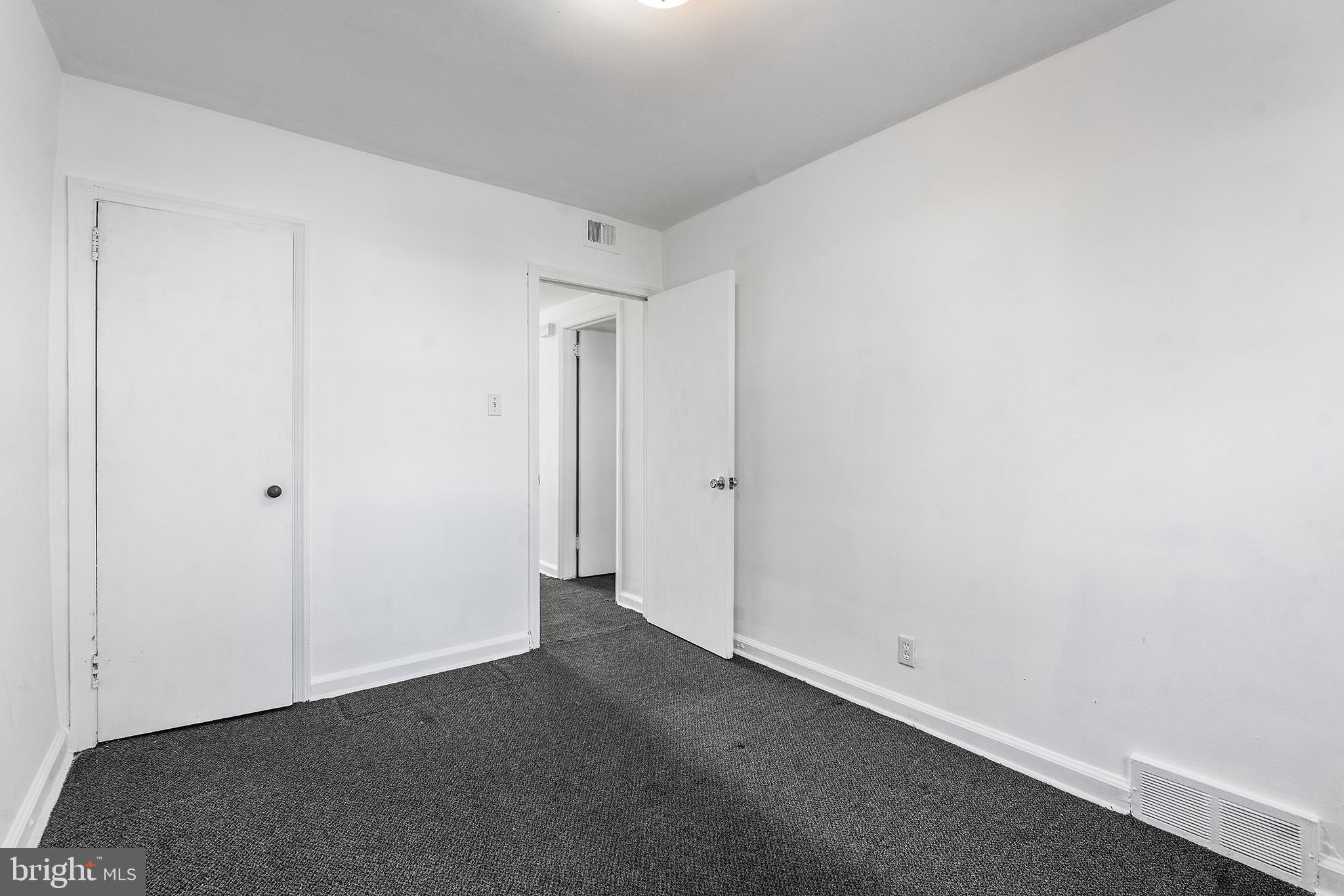 OXFORD CIRCLE - Residential Income