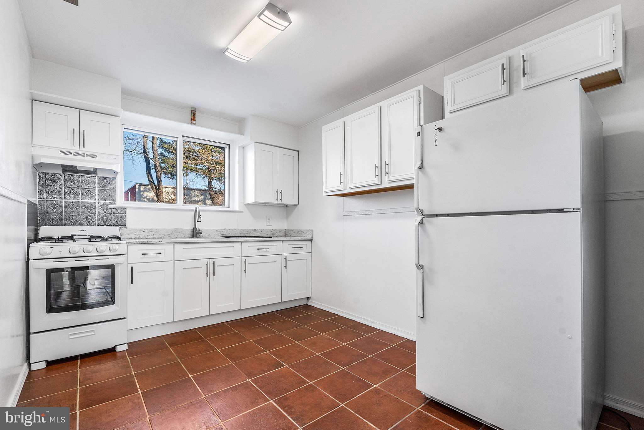 OXFORD CIRCLE - Residential Income