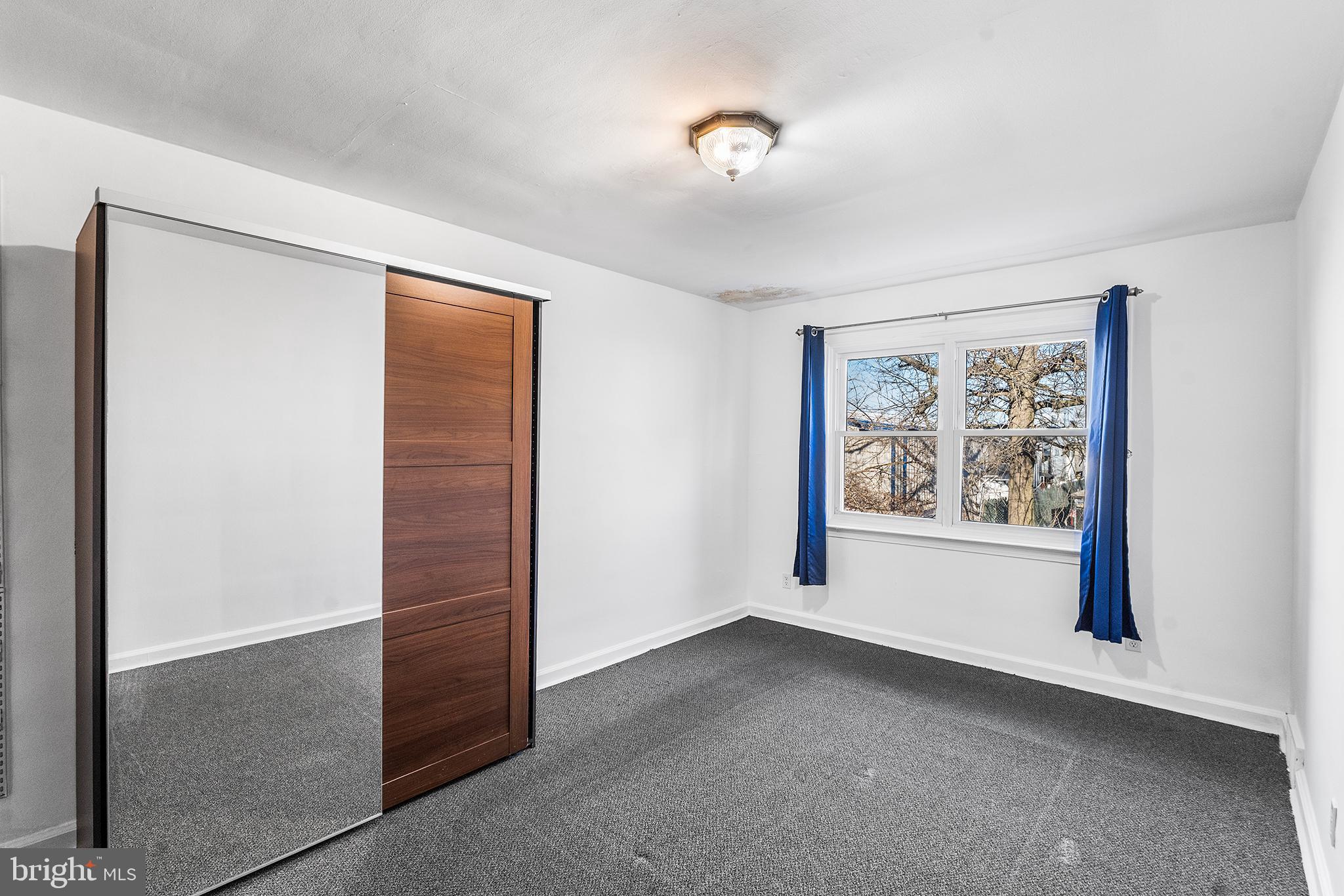 OXFORD CIRCLE - Residential Income