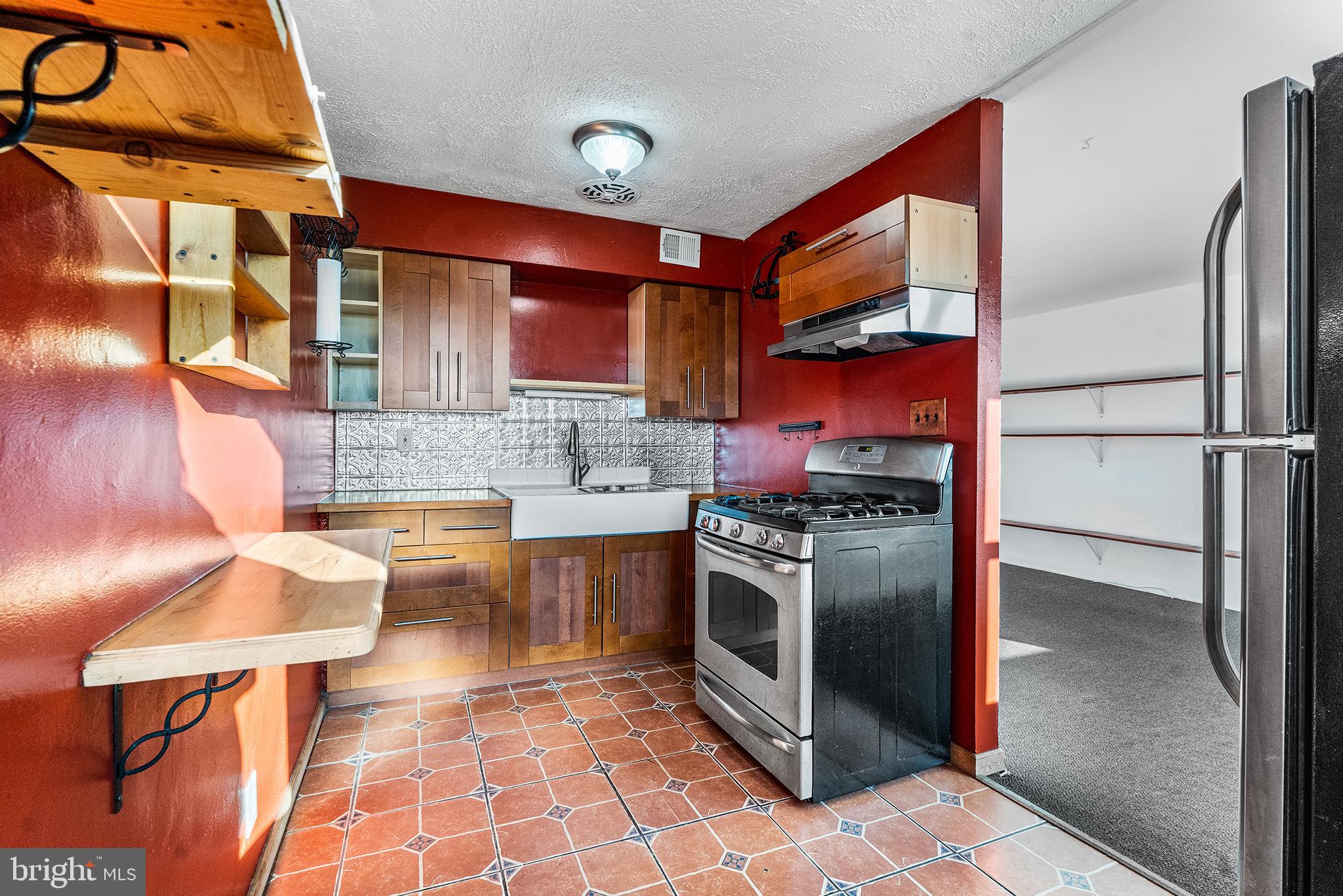 OXFORD CIRCLE - Residential Income