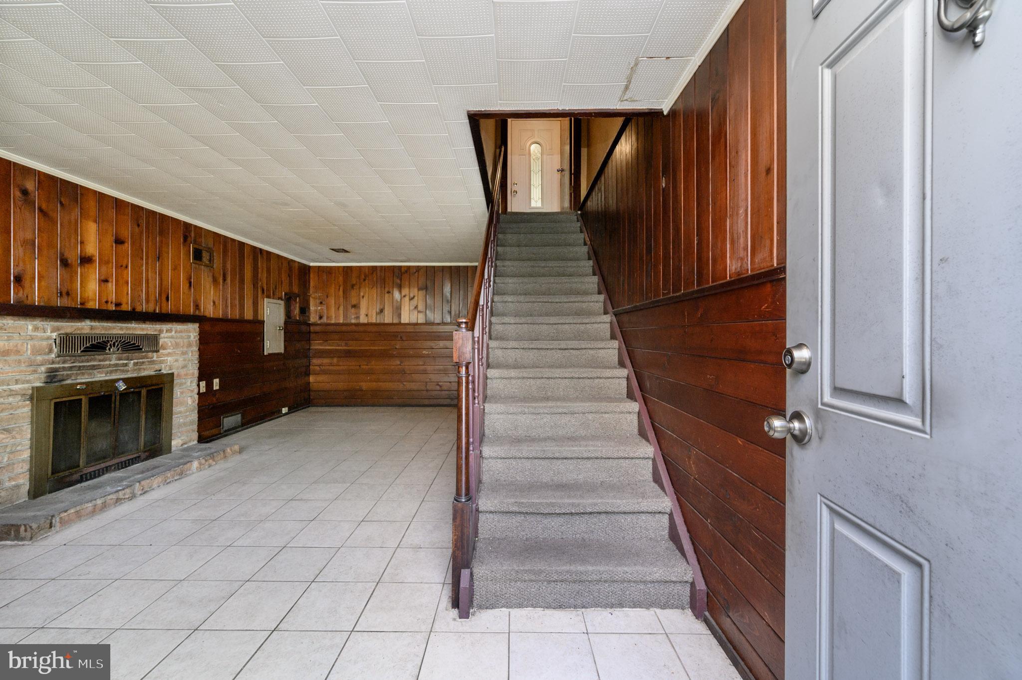 784 YARDVILLE HAMILTON SQUARE ROAD