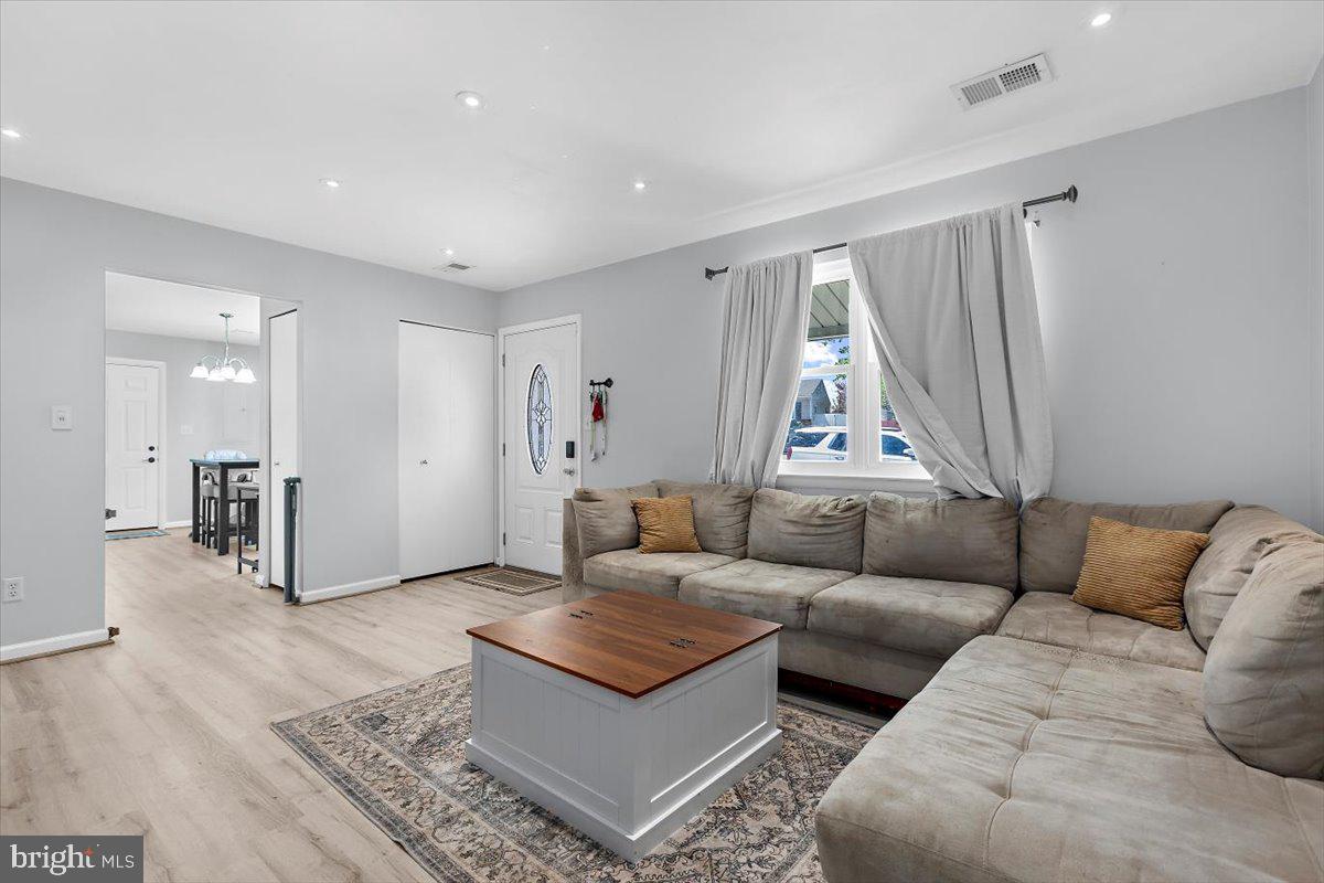 QUEENS PARK - Residential