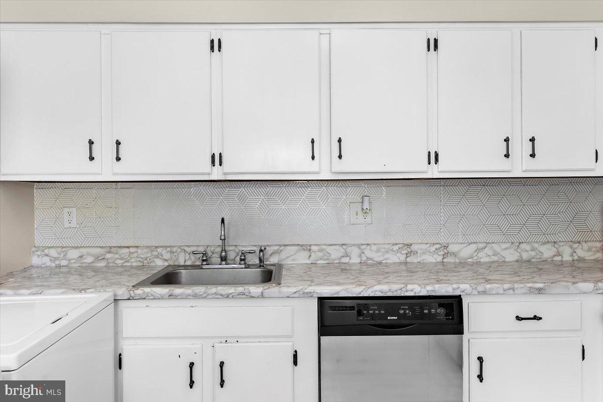 QUEENS PARK - Residential