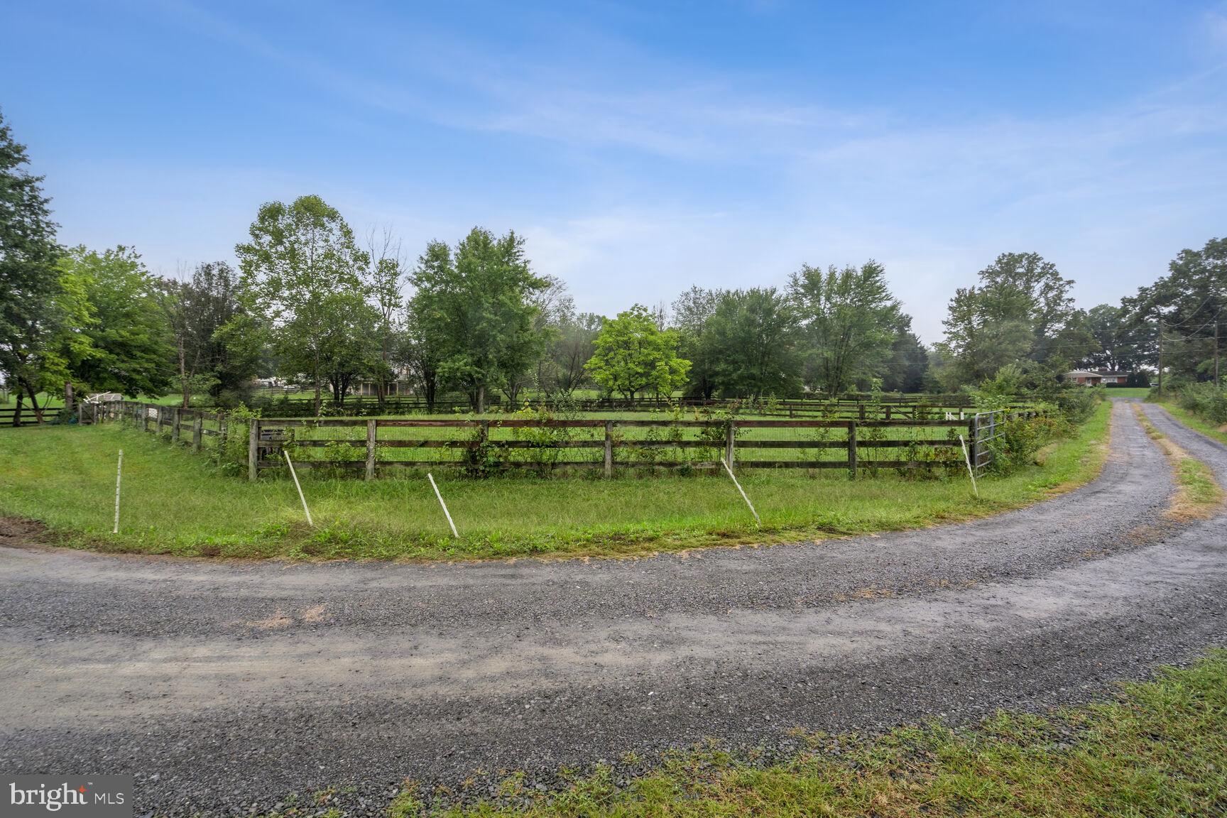 WHITEGATE ACRES - Land