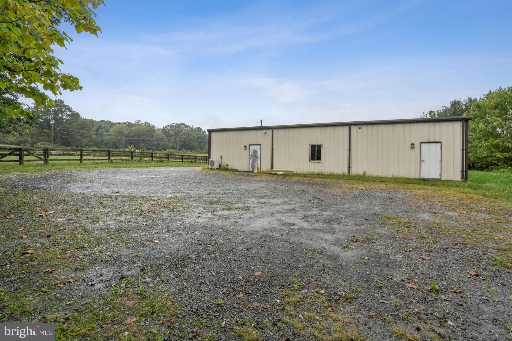 WHITEGATE ACRES - Land
