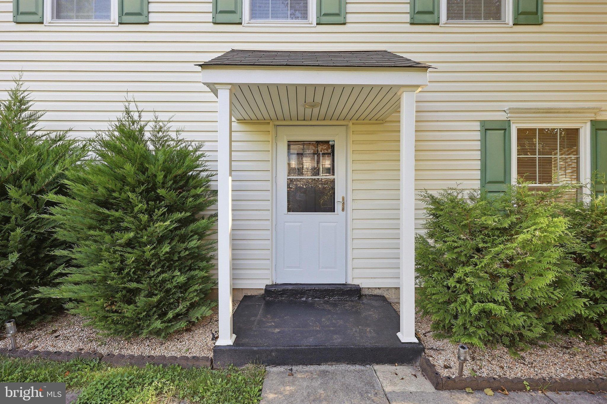 569 LANCASTER PLACE 569