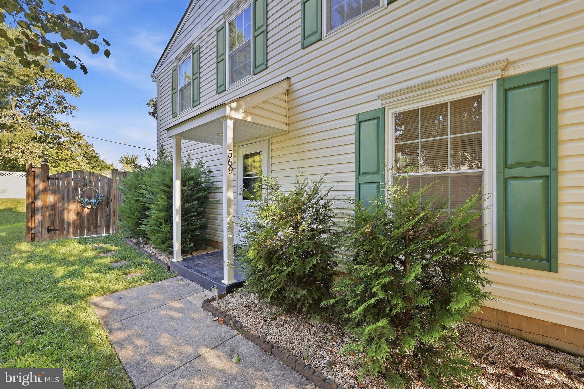 569 LANCASTER PLACE 569