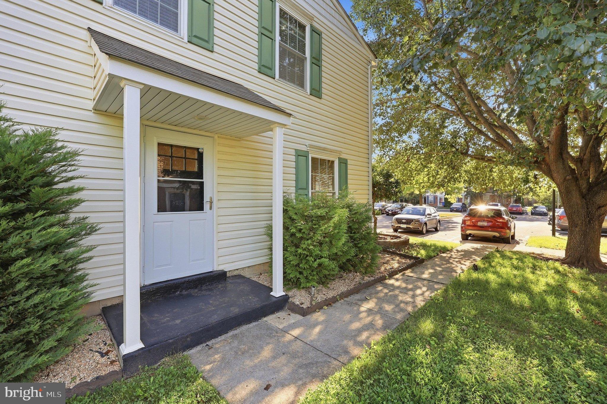 569 LANCASTER PLACE 569