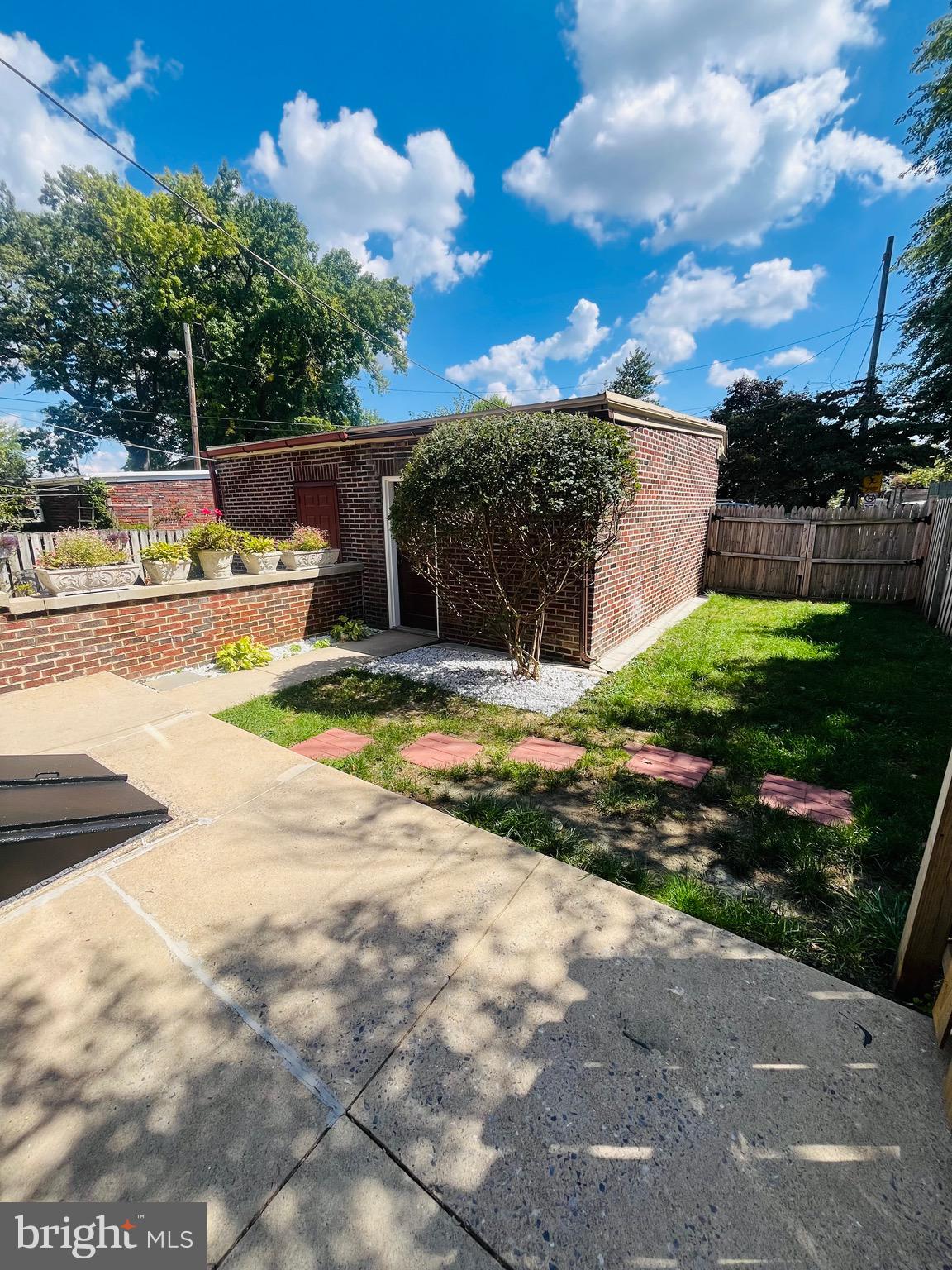 LANCASTER - Residential