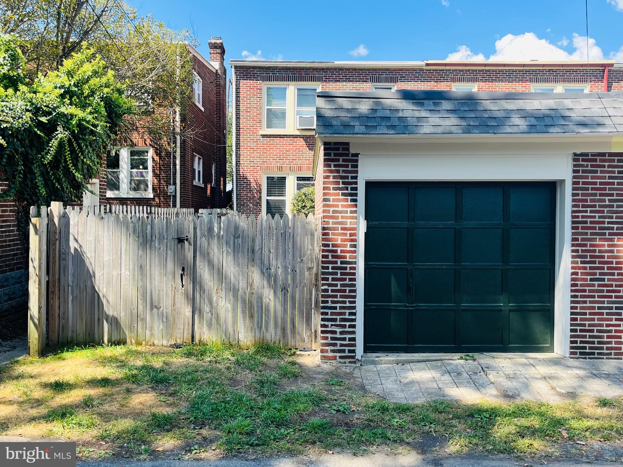 LANCASTER - Residential