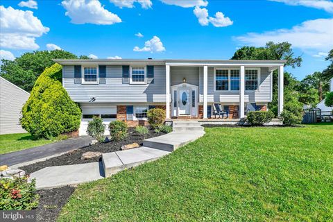 Homes For Sale - 2104 Triandos Drive<br/> LUTHERVILLE TIMONIUM, MD 21093