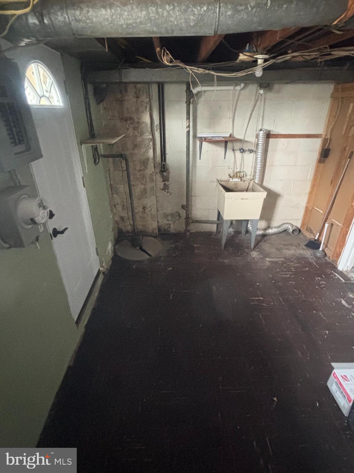 EASTFIELD - Residential Lease