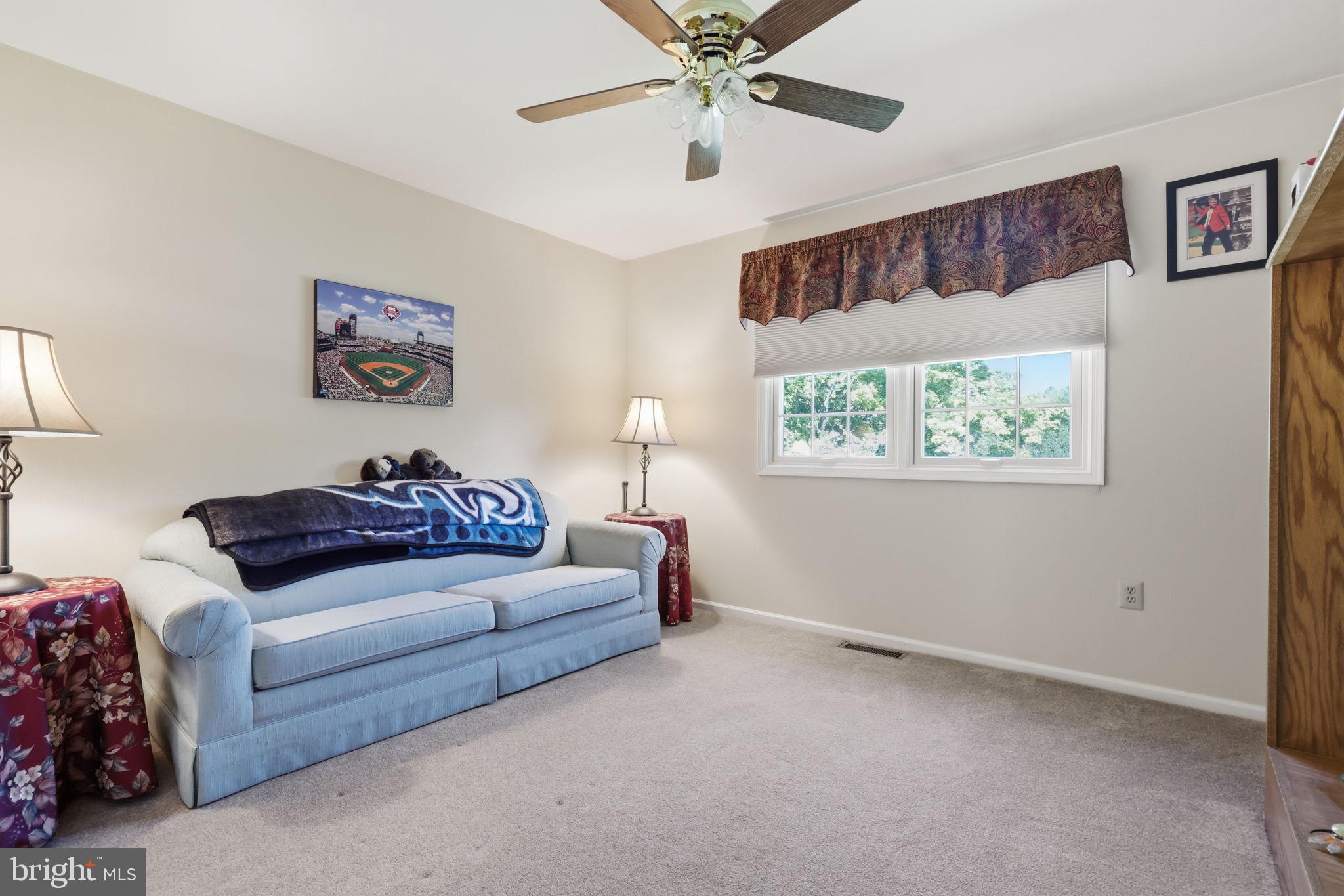 DOYLESTOWN CROSSIN - Residential
