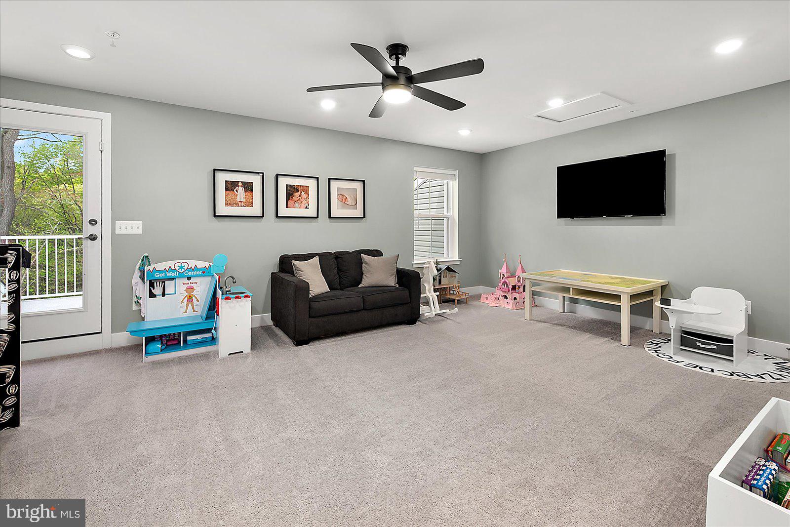 SEA OAKS VILLAGE - Residential