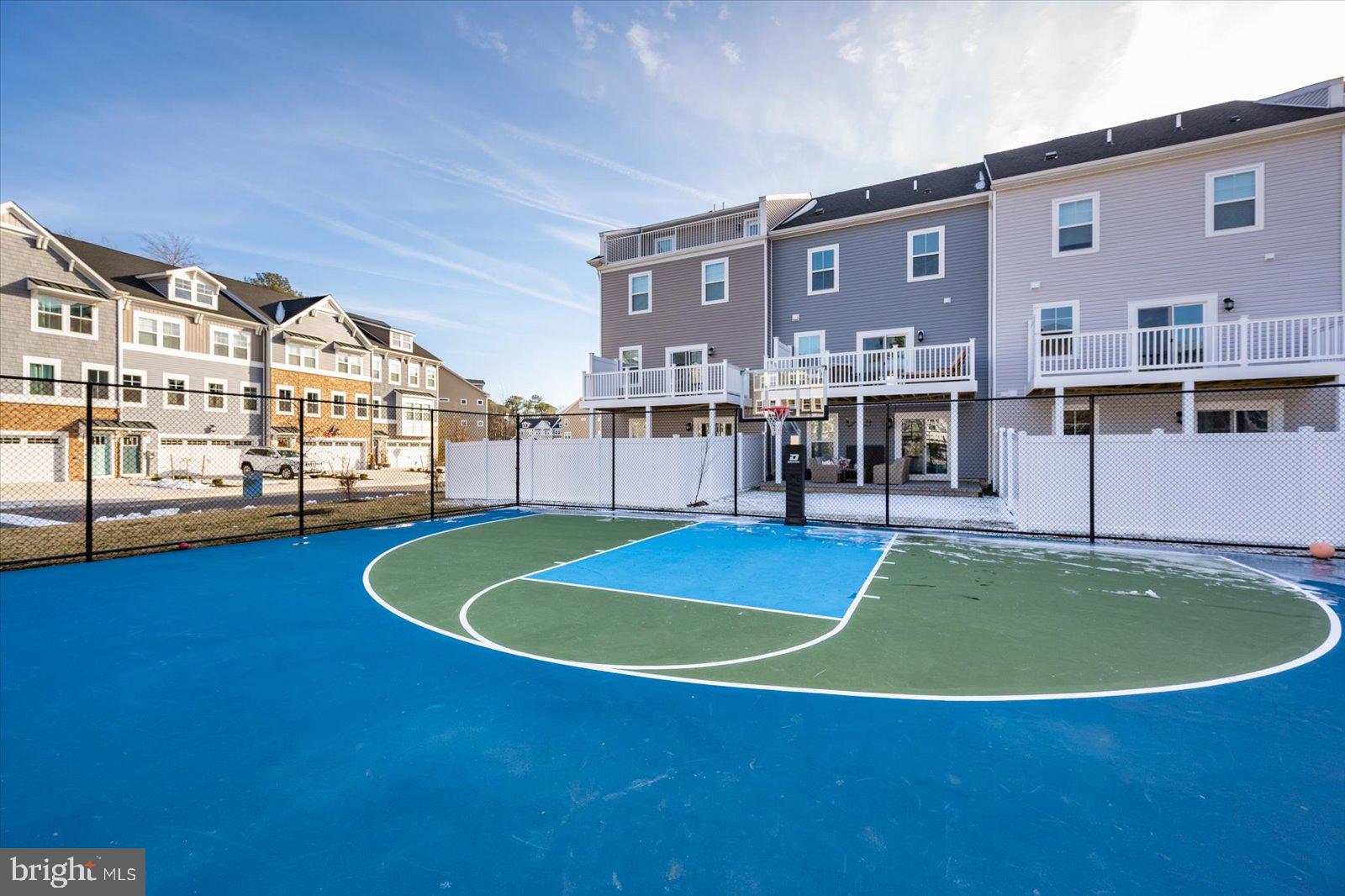 SEA OAKS VILLAGE - Residential