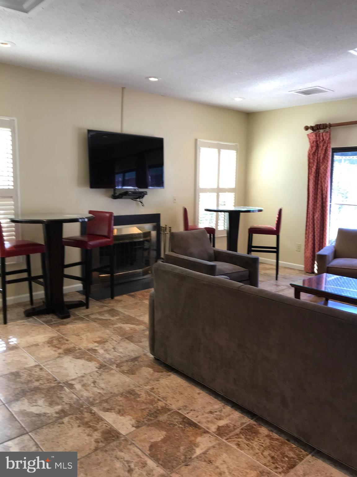 ASTORIA CONDOMINIUM - Residential Lease