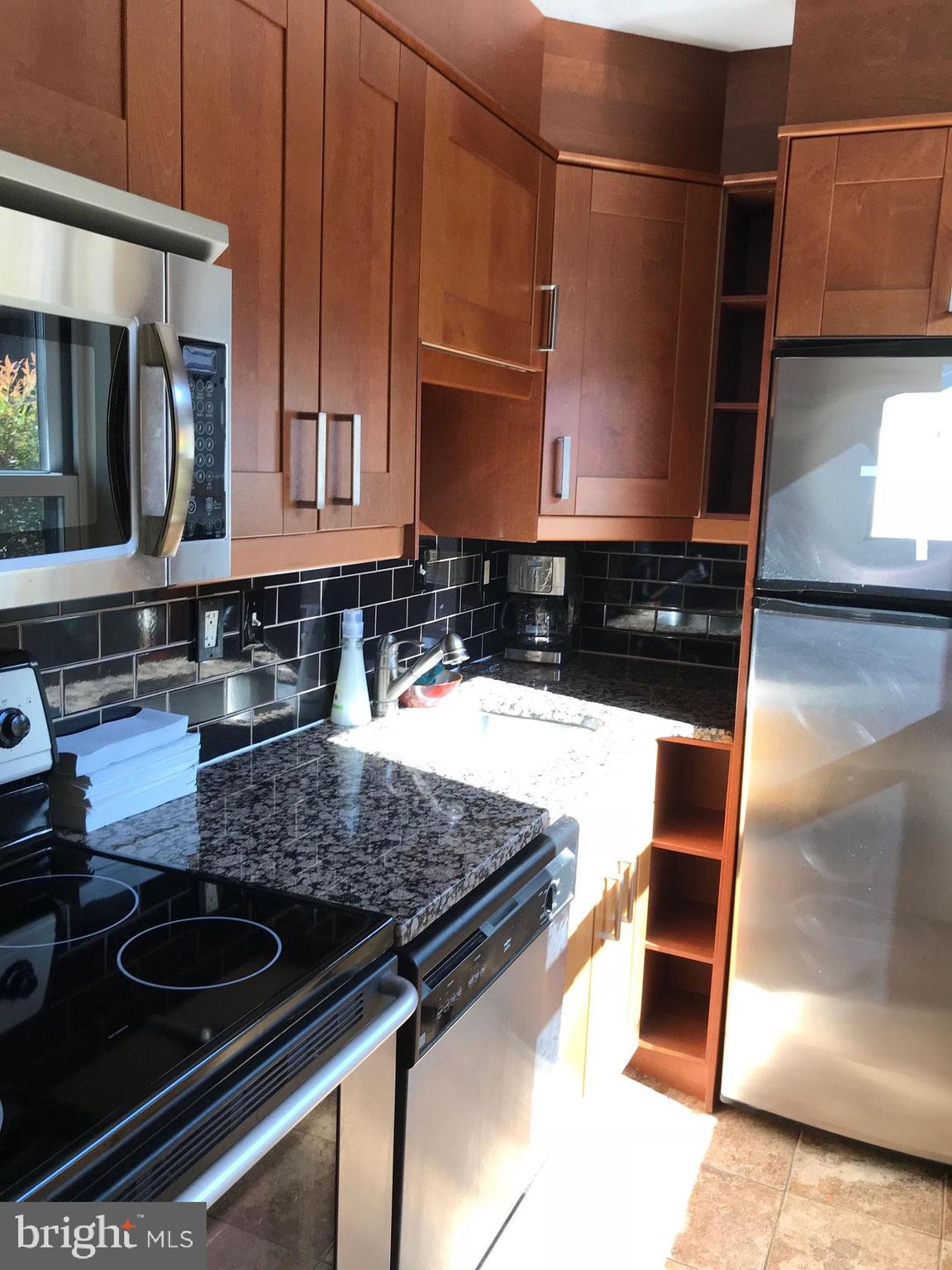 ASTORIA CONDOMINIUM - Residential Lease