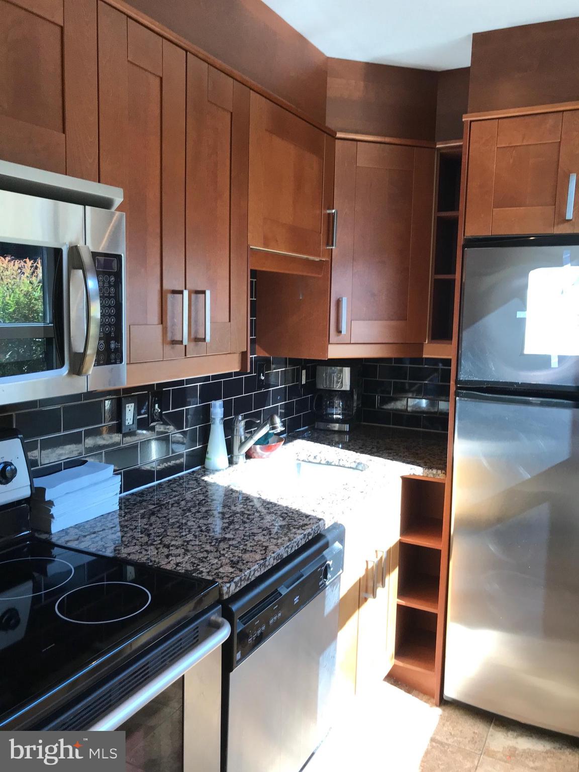 ASTORIA CONDOMINIUM - Residential Lease