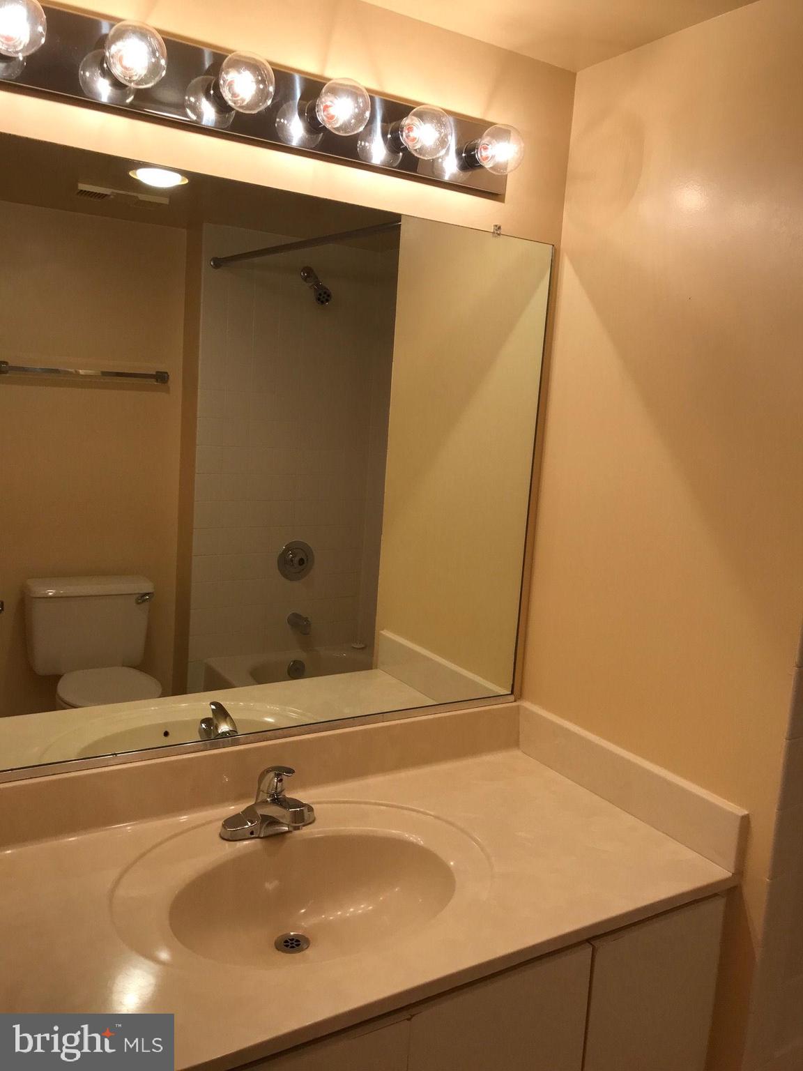 ASTORIA CONDOMINIUM - Residential Lease