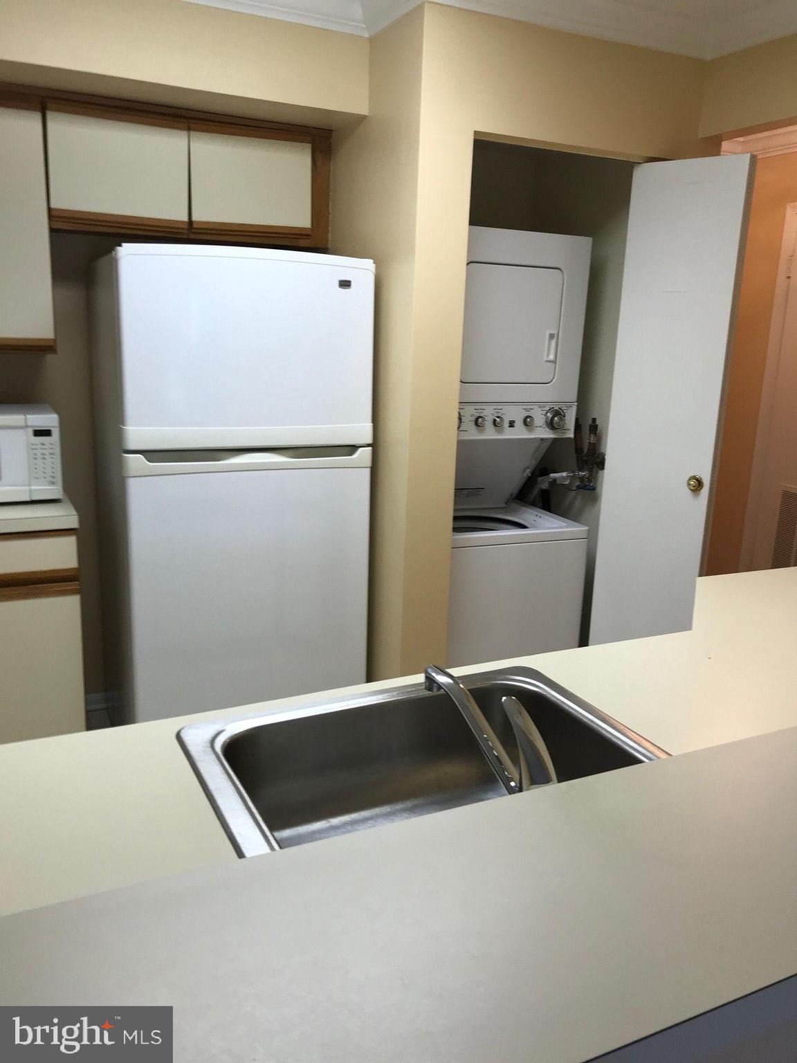 ASTORIA CONDOMINIUM - Residential Lease