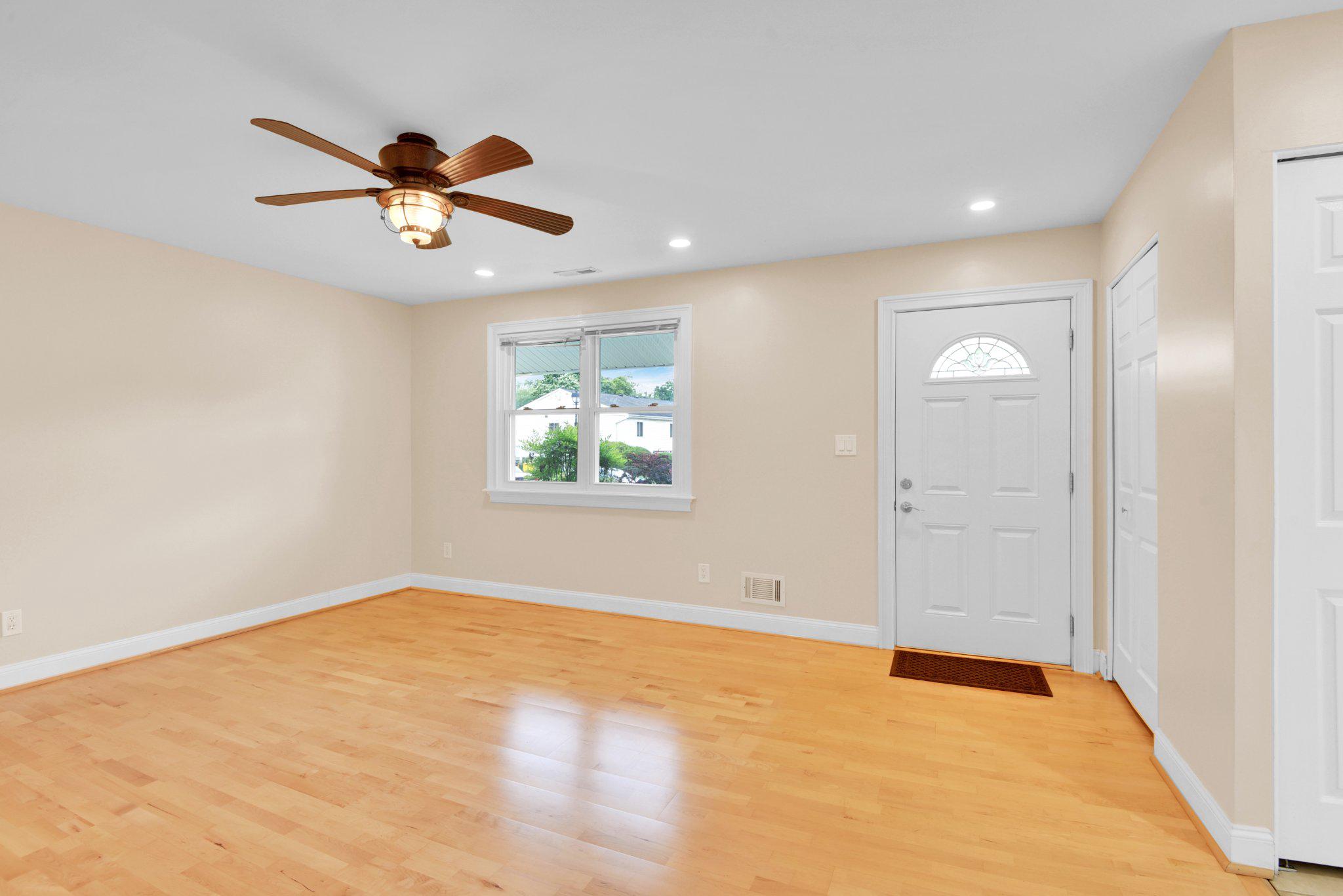 QUEENS PARK - Residential