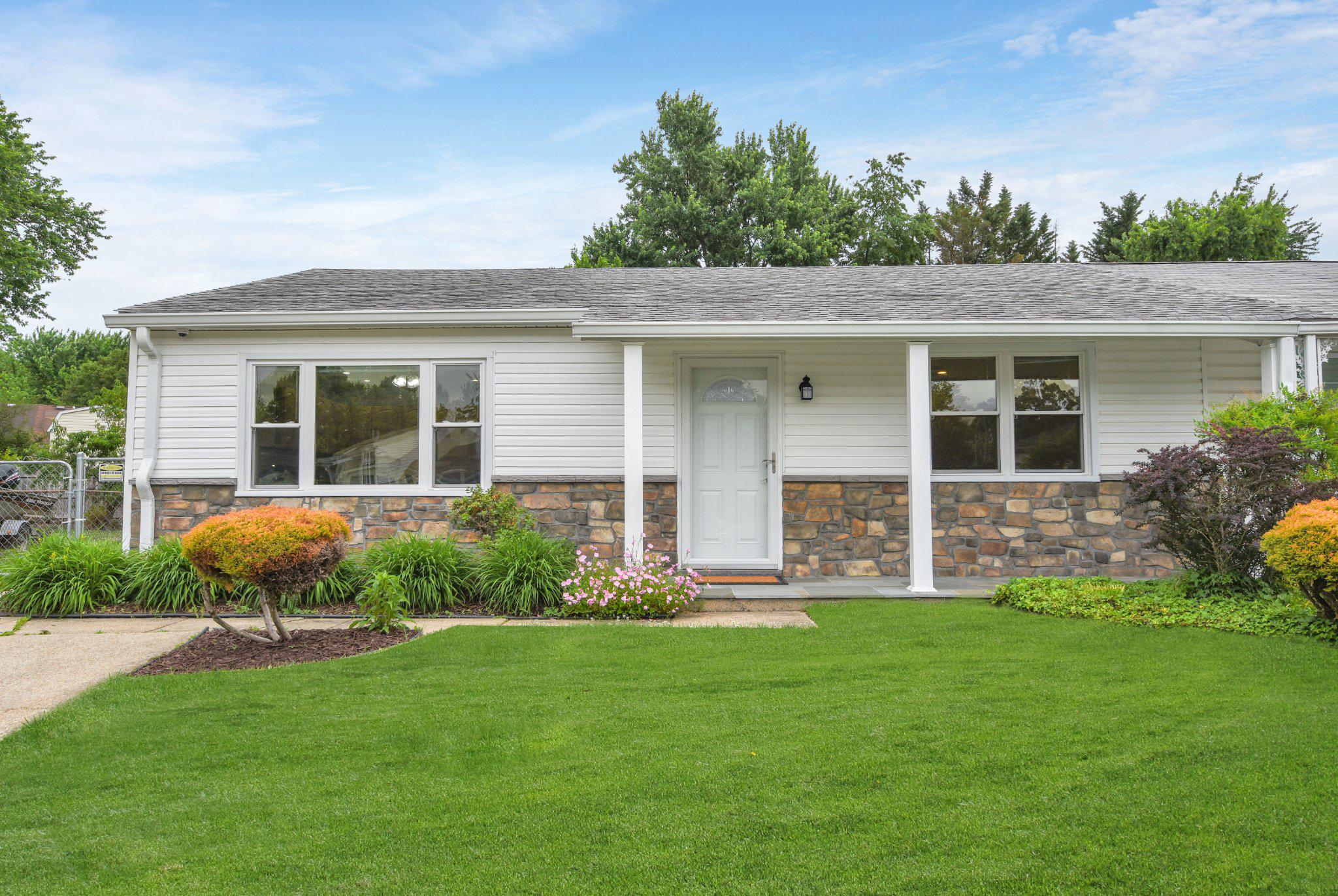 QUEENS PARK - Residential