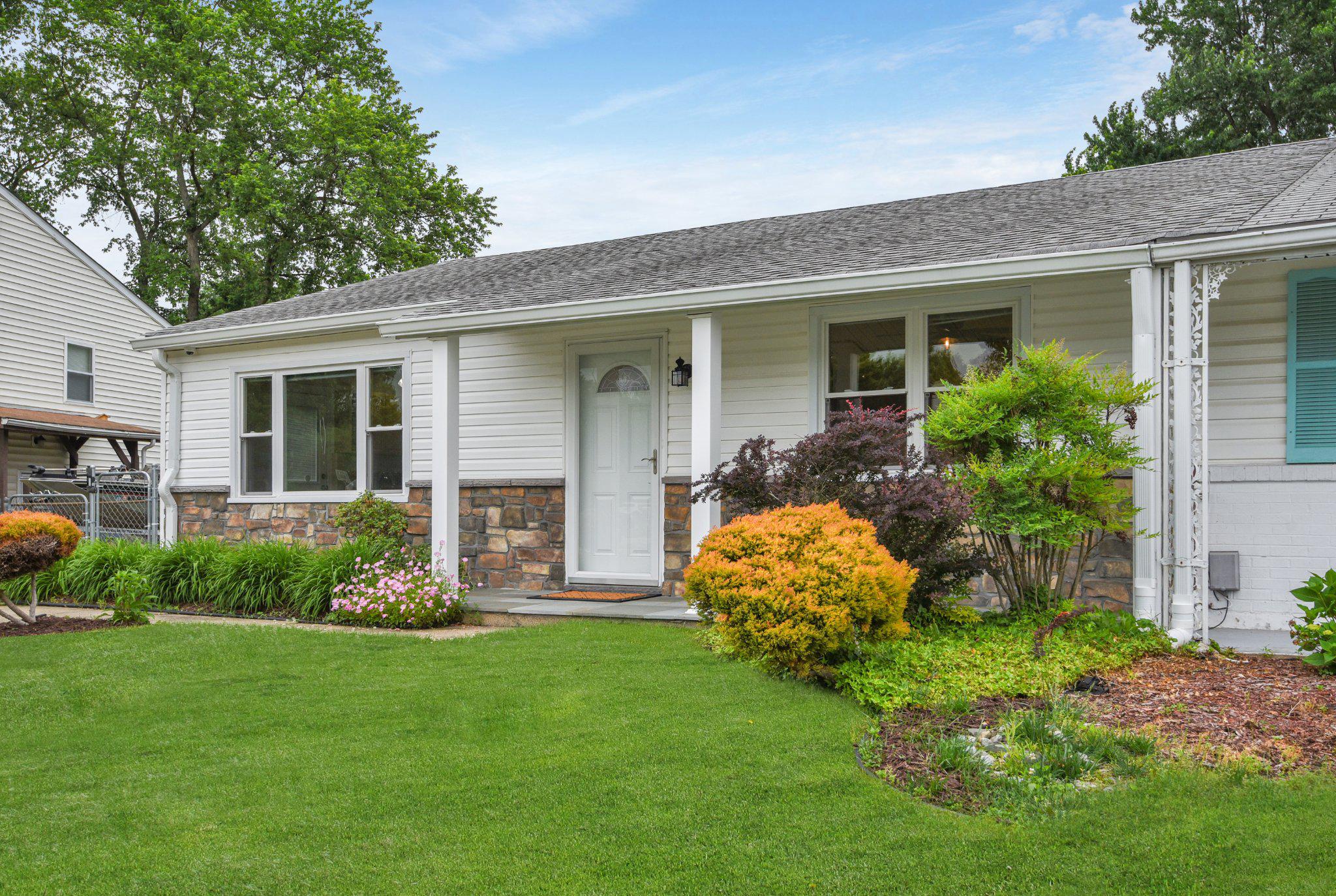 QUEENS PARK - Residential