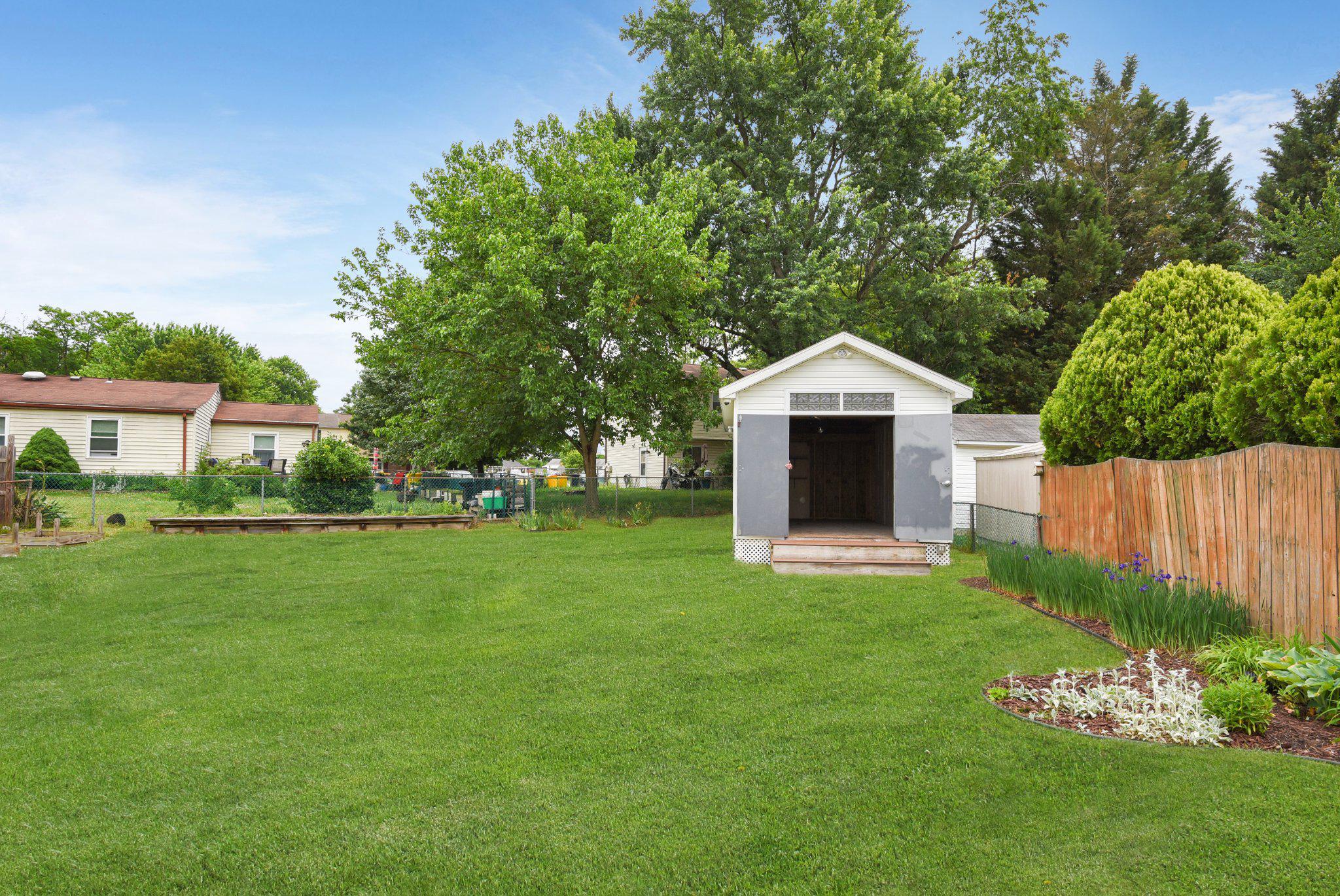 QUEENS PARK - Residential