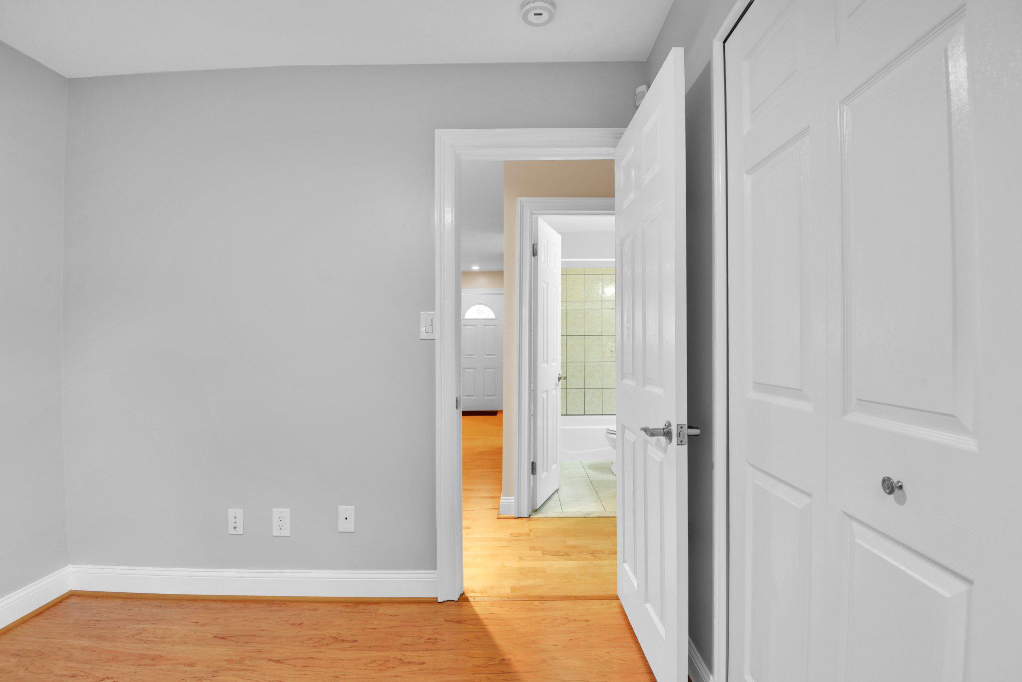 QUEENS PARK - Residential