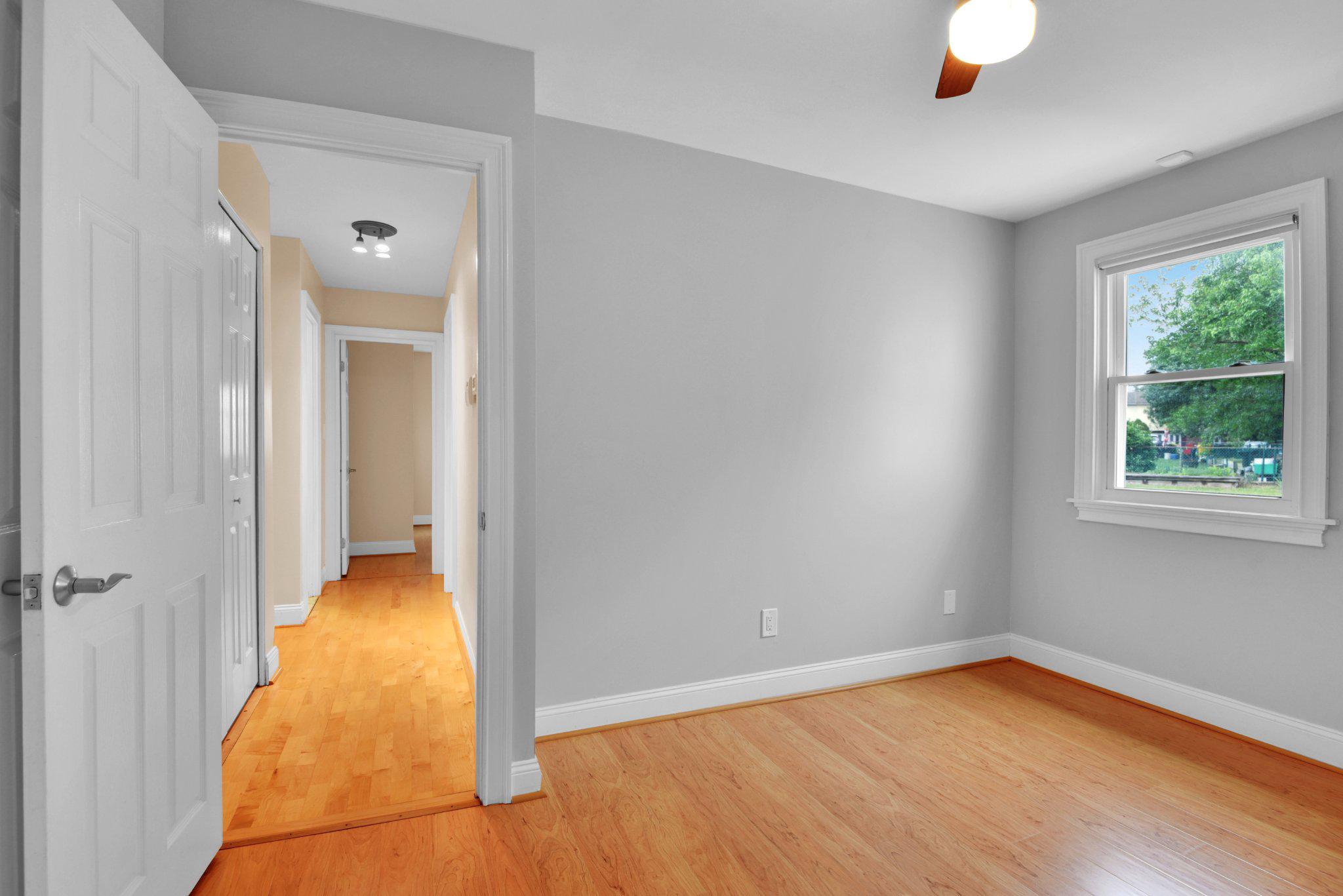 QUEENS PARK - Residential