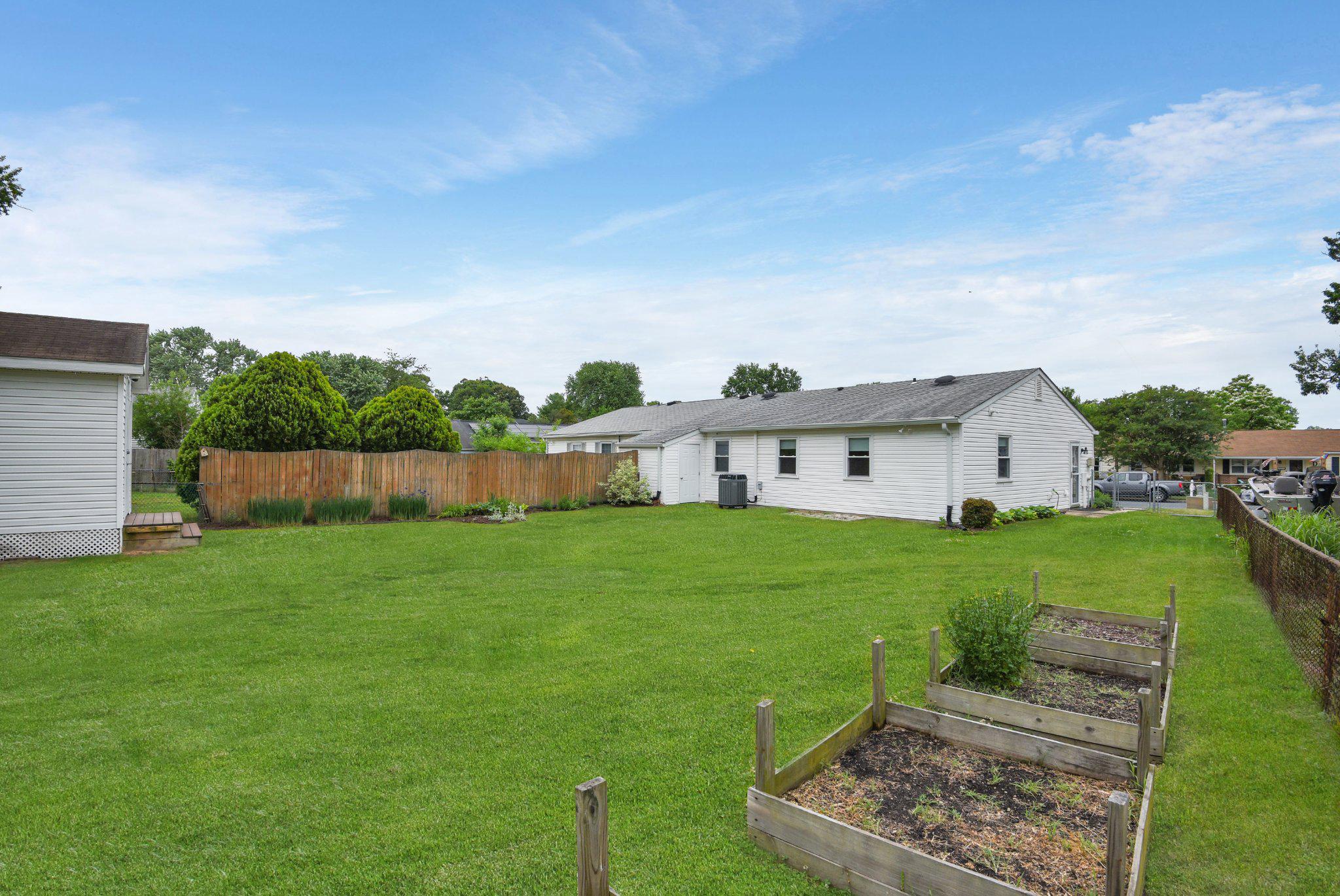 QUEENS PARK - Residential