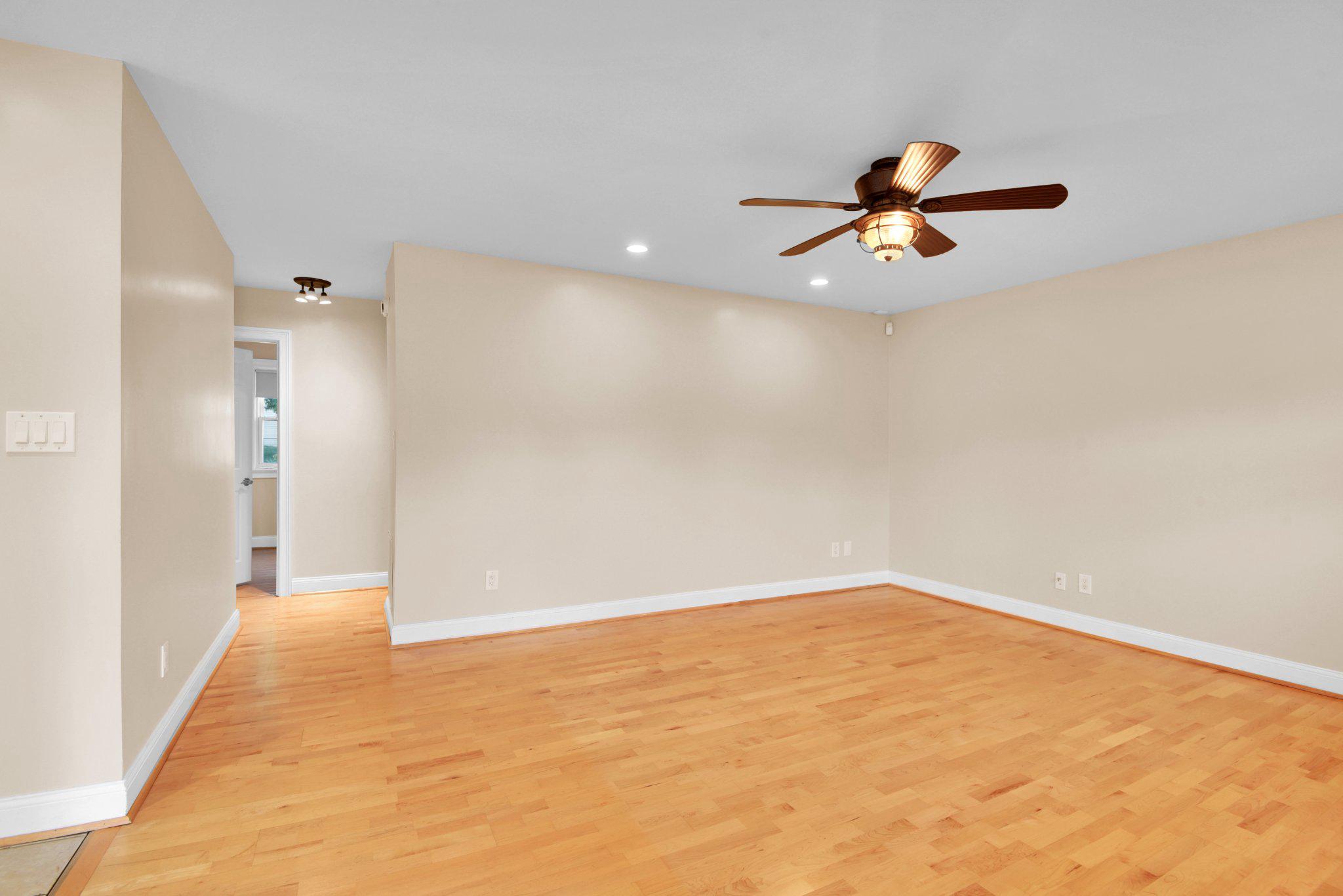 QUEENS PARK - Residential