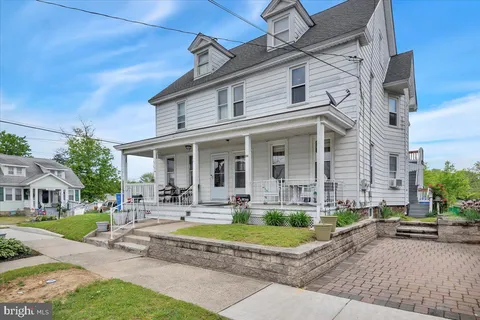 502 Park Avenue Unit B, Swedesboro, NJ MLS: NJGL2056836