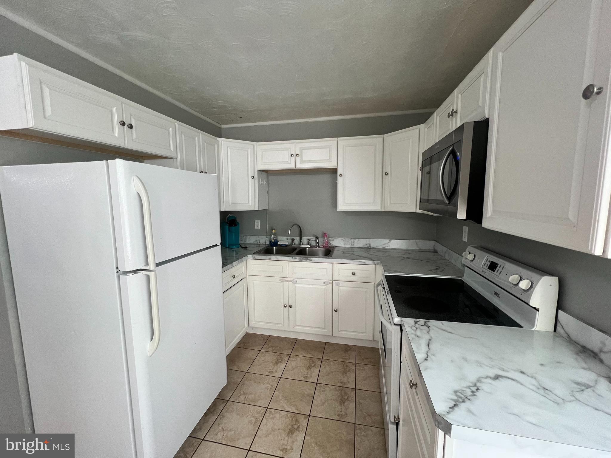 ORCHARD HILLS - Residential Lease