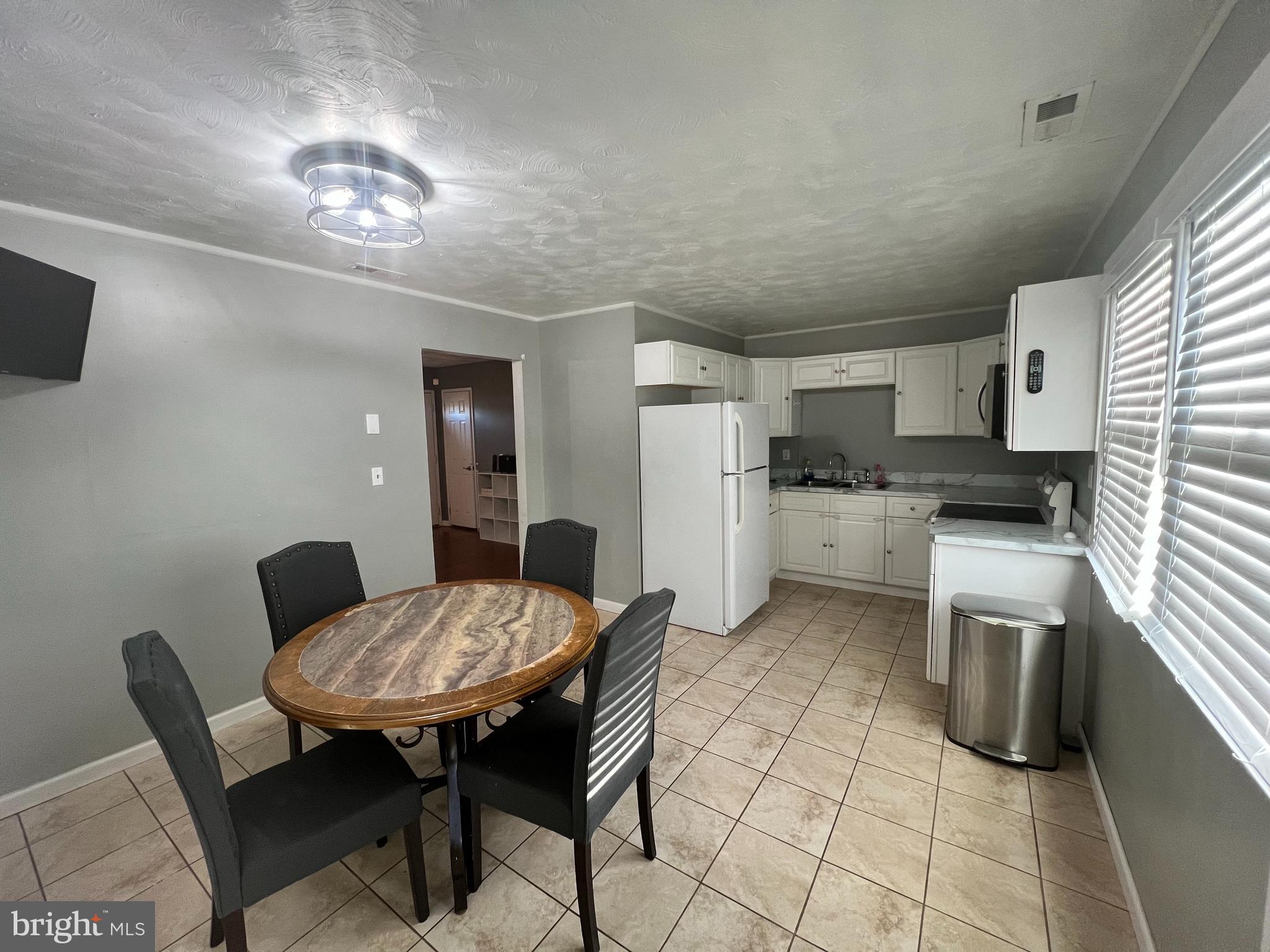 ORCHARD HILLS - Residential Lease