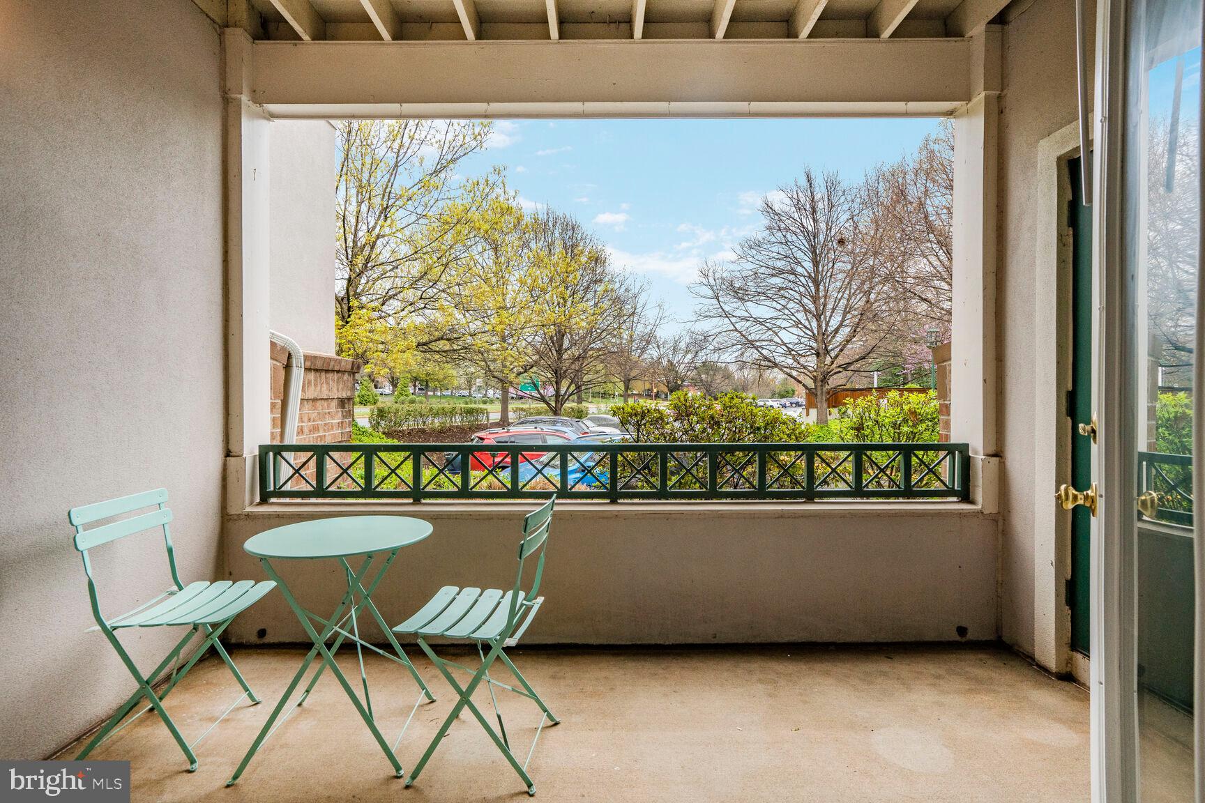OAK PARK CONDO - Residential
