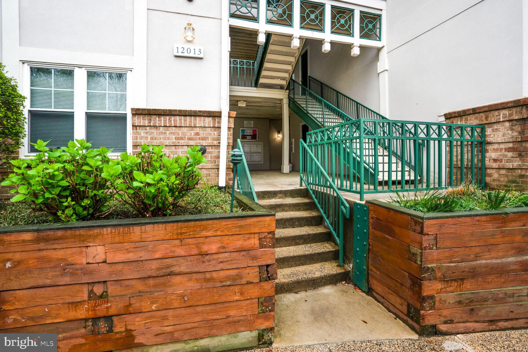 OAK PARK CONDO - Residential