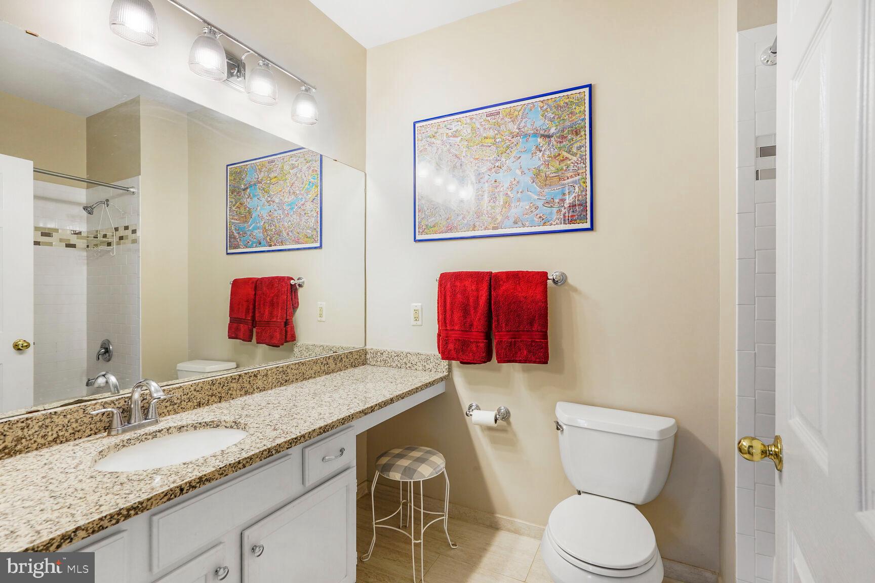 OAK PARK CONDO - Residential