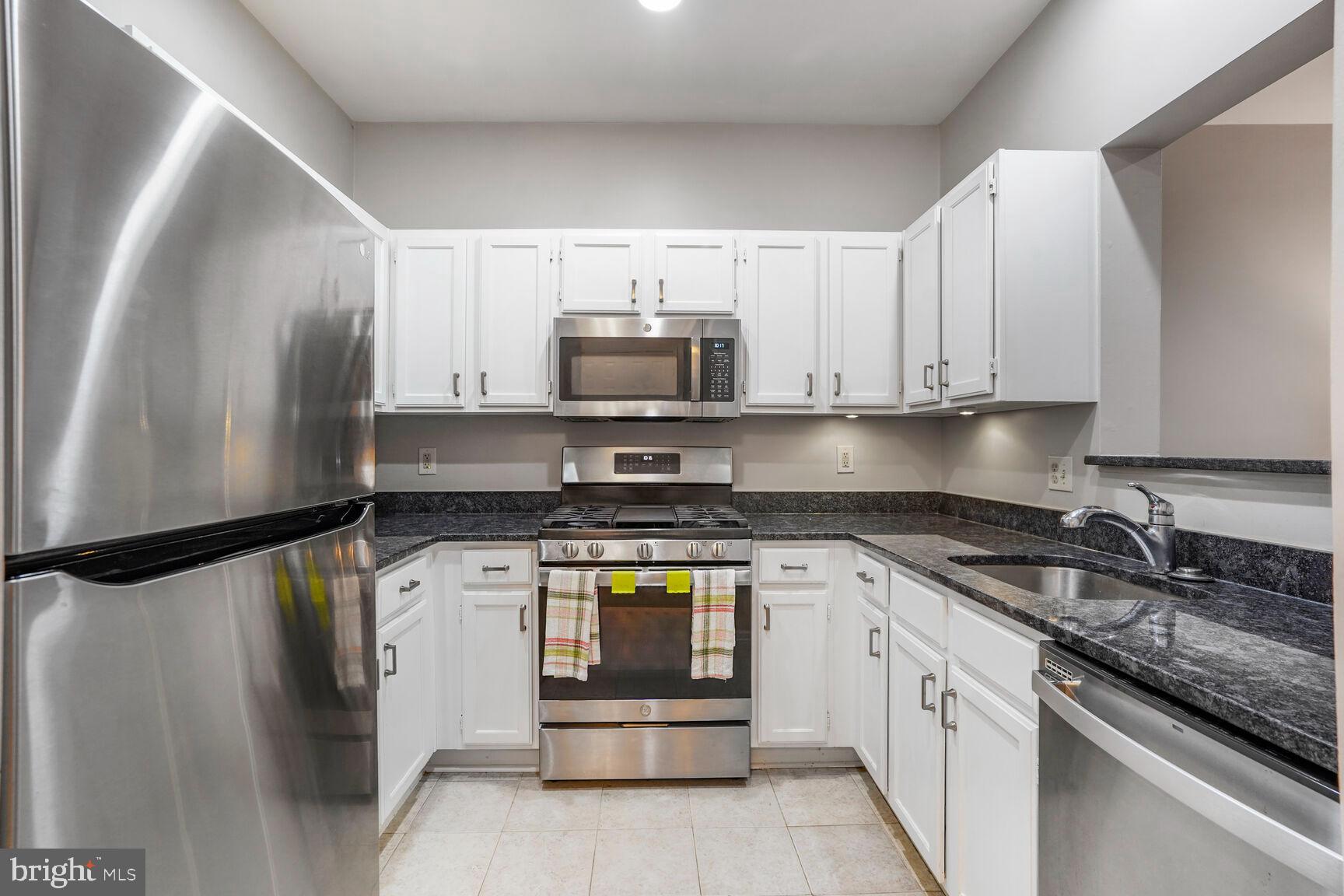 OAK PARK CONDO - Residential