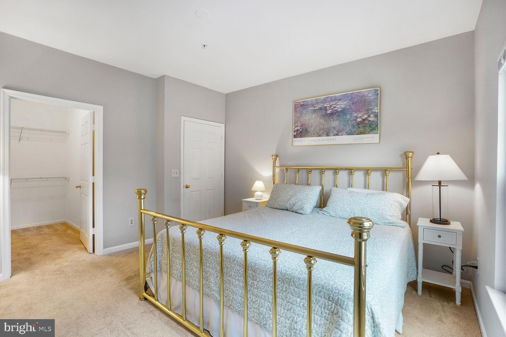 OAK PARK CONDO - Residential