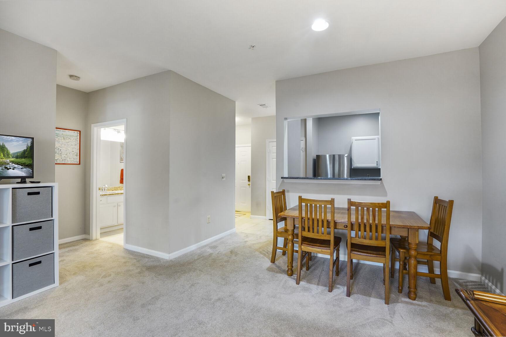 OAK PARK CONDO - Residential