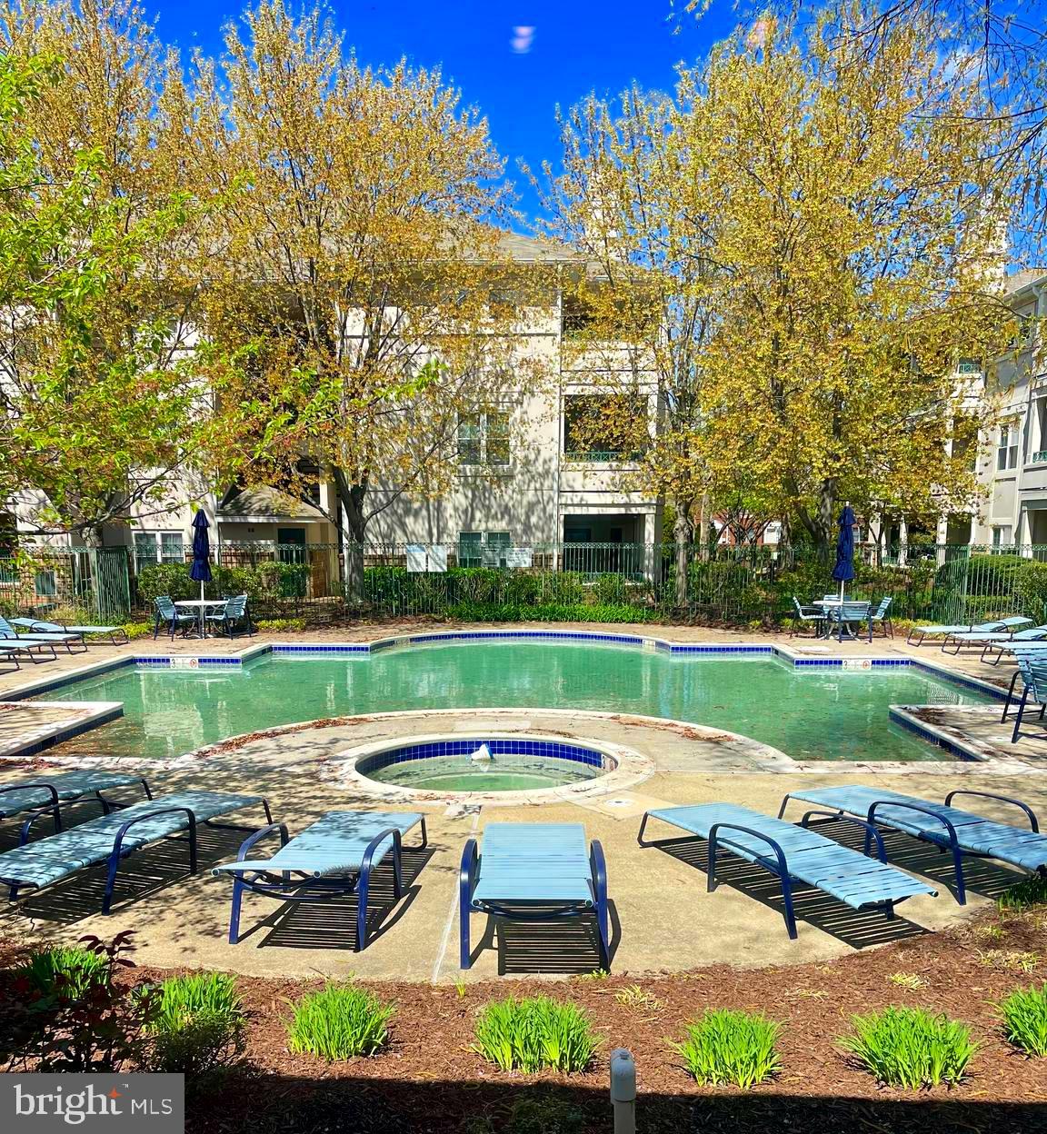 OAK PARK CONDO - Residential