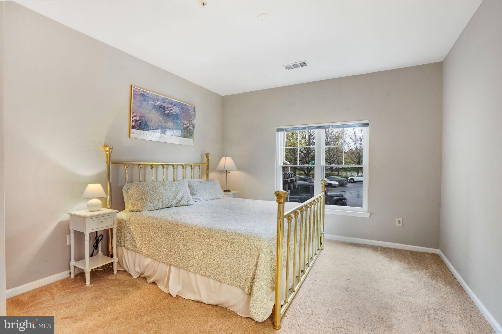 OAK PARK CONDO - Residential