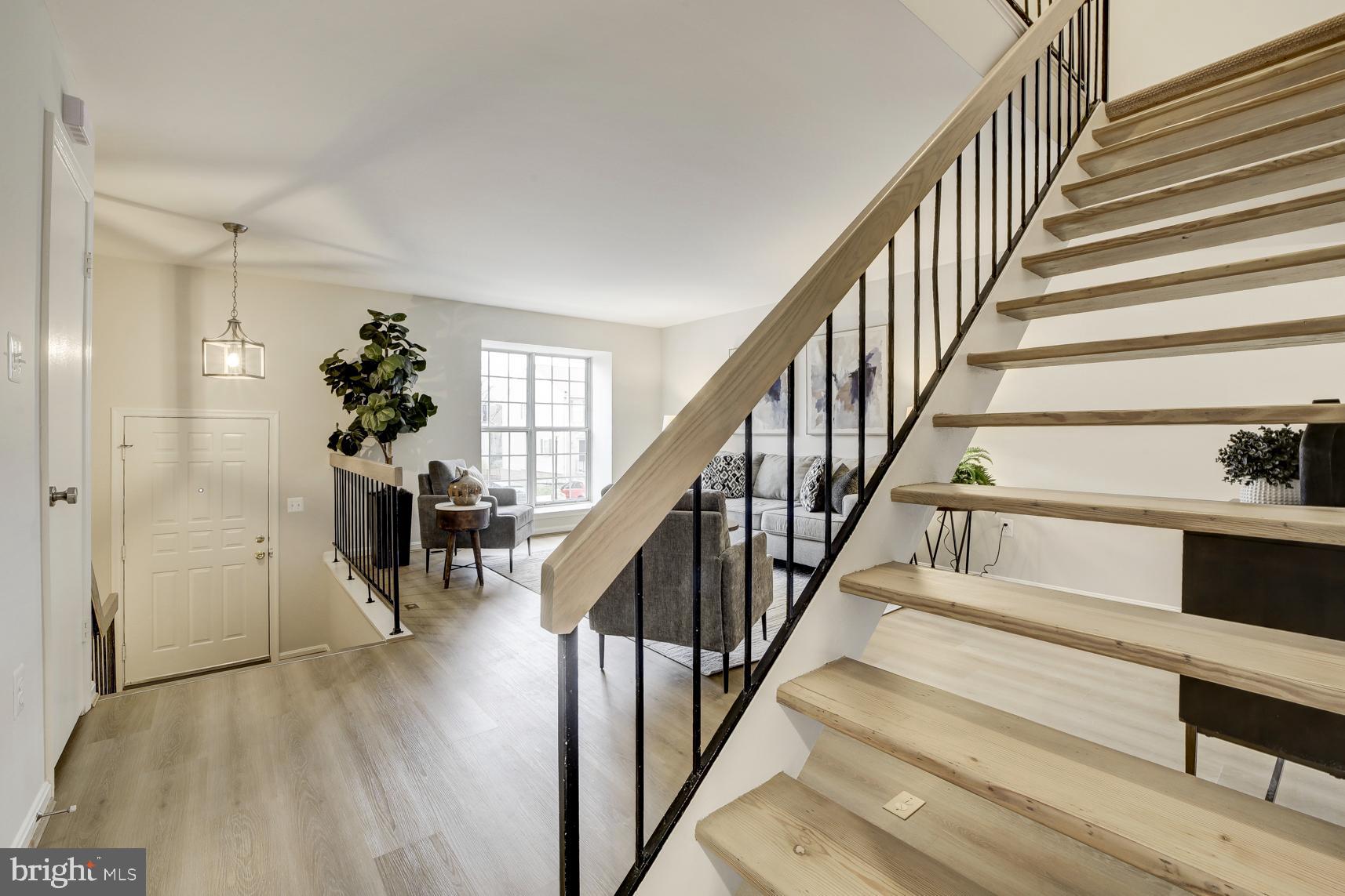 10320 CASTLEHEDGE TERRACE