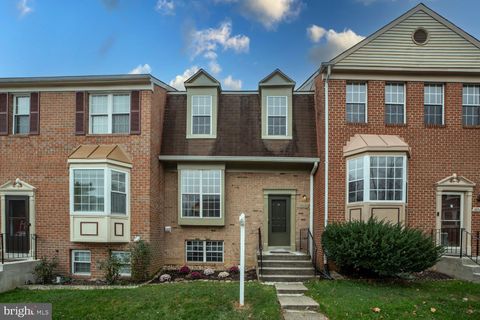 Photo of 10320 Castlehedge Terrace, SILVER SPRING, MD 20902 (MLS # MDMC2209288)