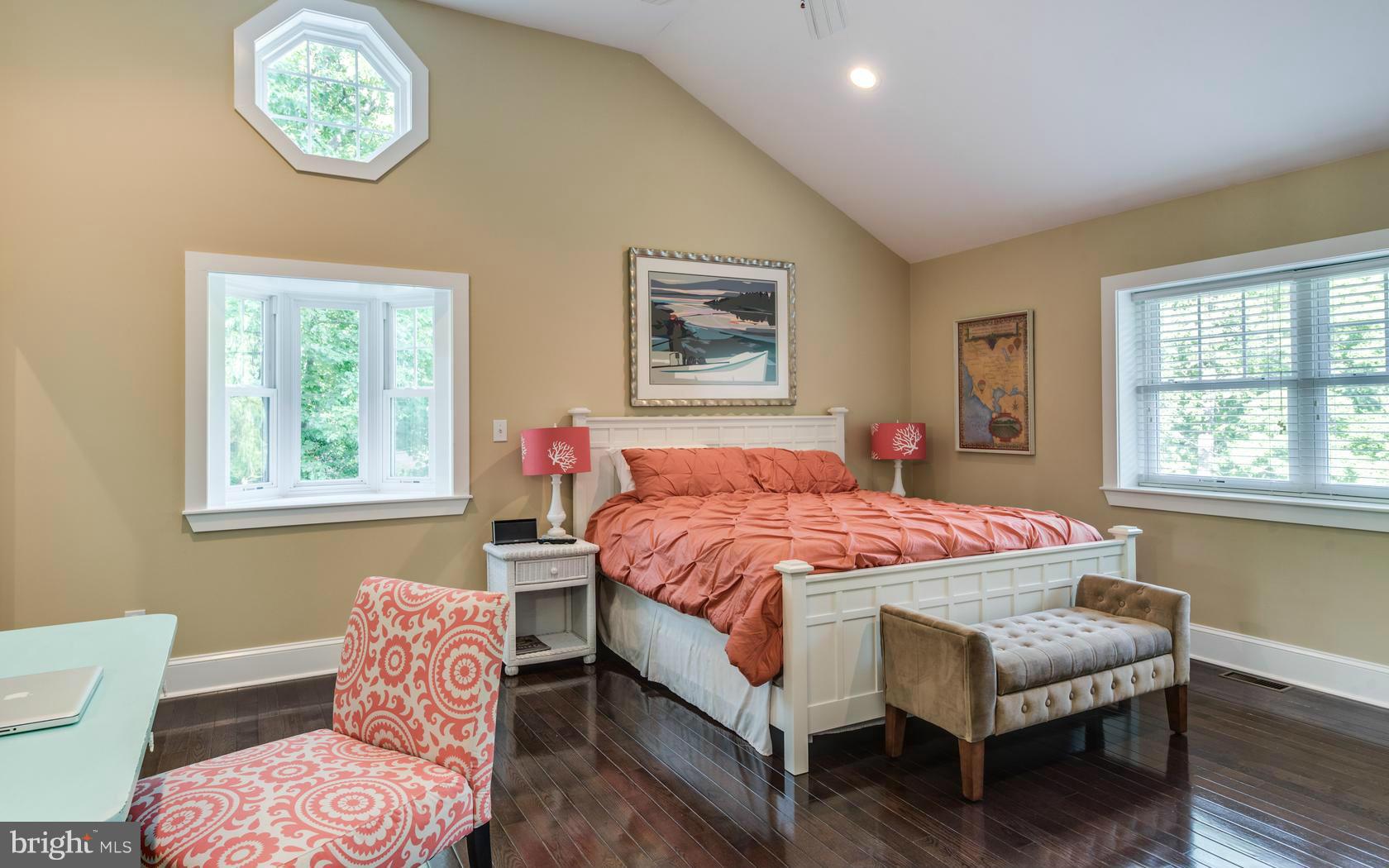 ROUND BAY - Residential